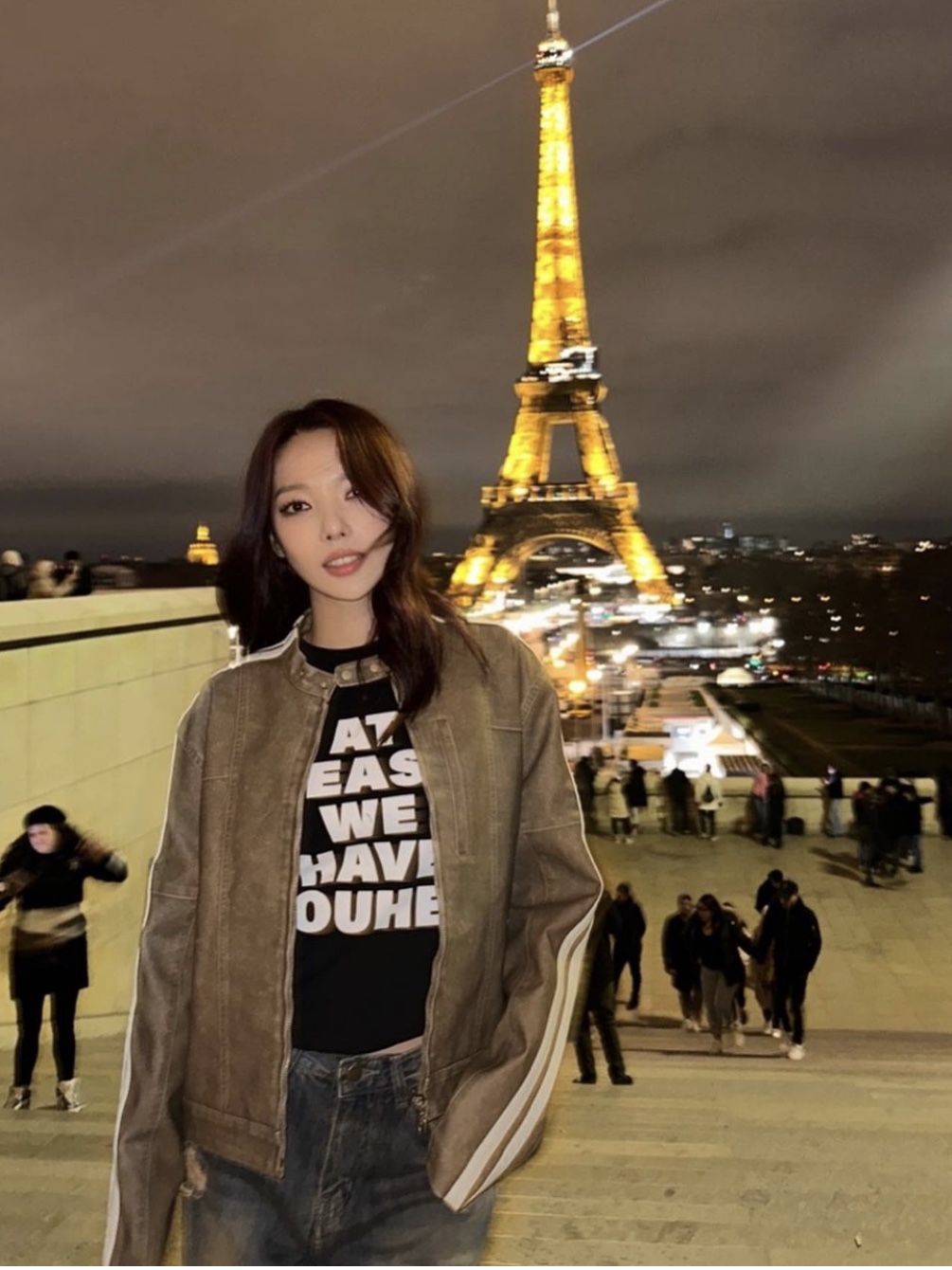(W) Youhee Lettering T-Shirt Black 착용 스타일