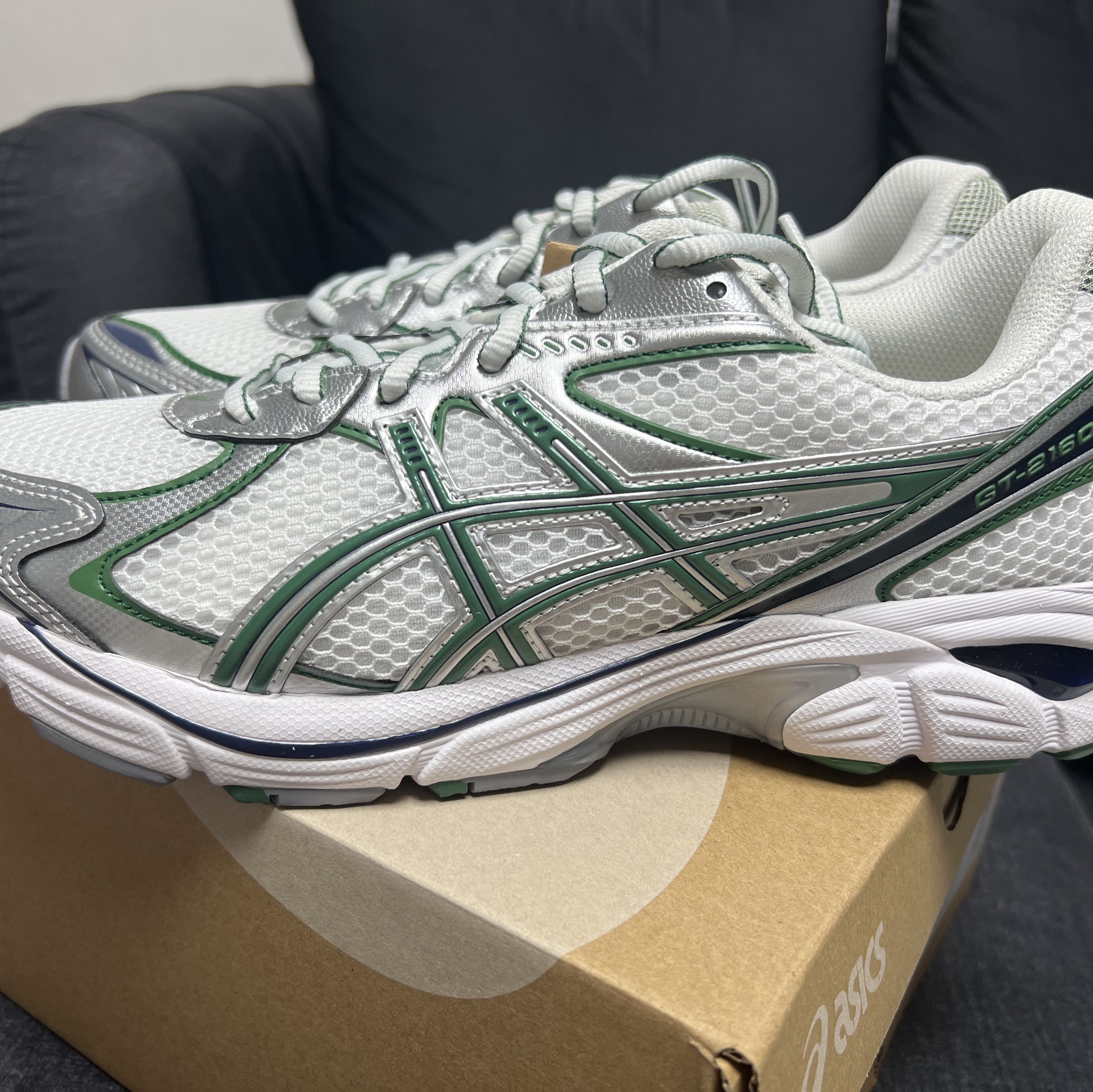 Asics GT-2160 White Shamrock Green 착용 스타일 - 2