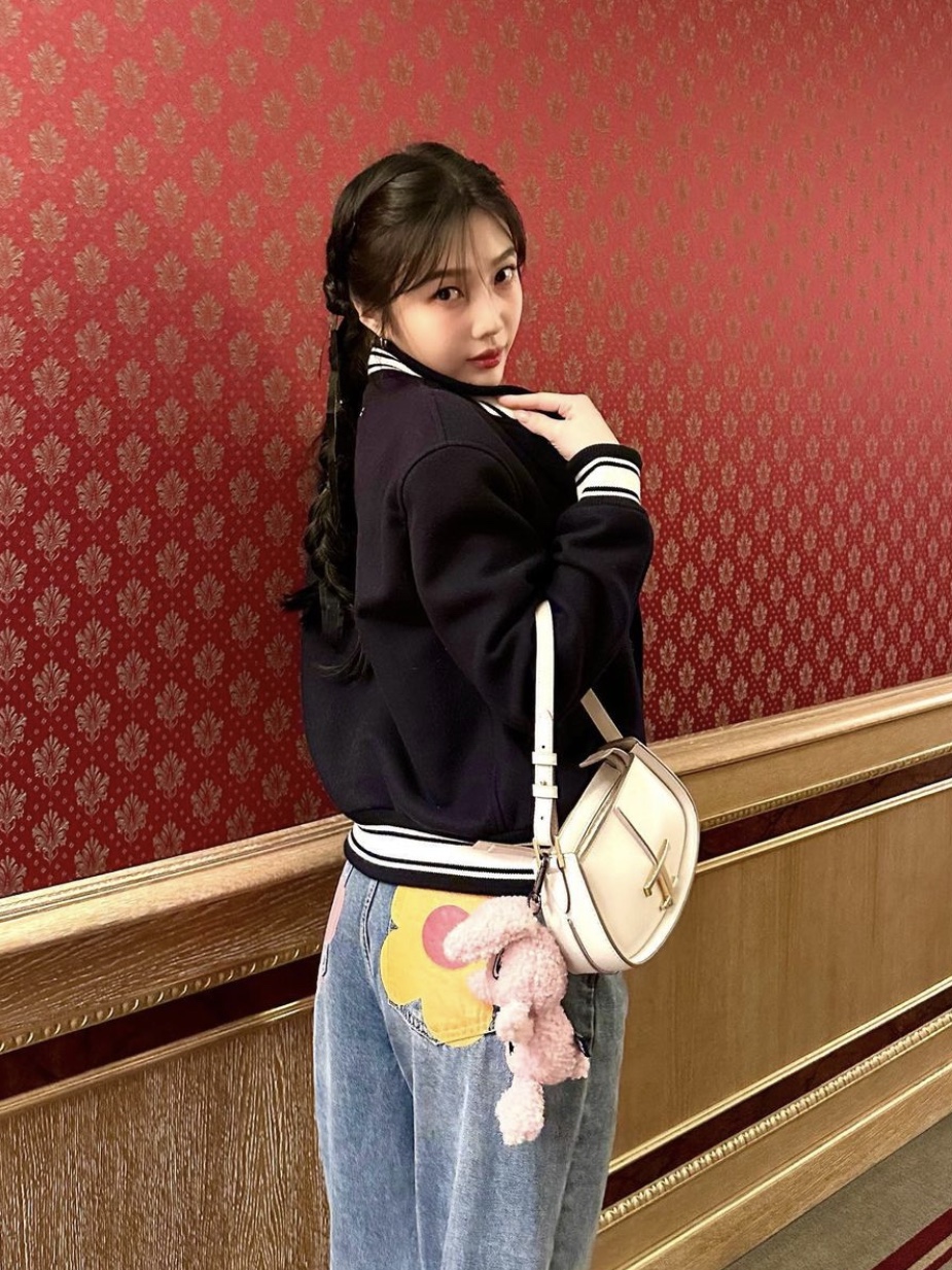 Youhee Elli Keyring Pink 착용 스타일 - 1
