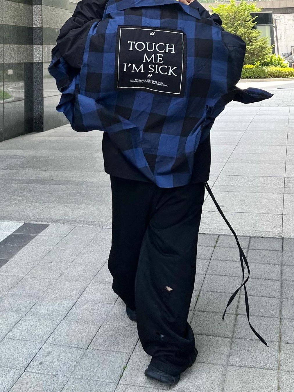 Undermycar Nando Archive Hommage Oversized Shirt Crown Blue - 23SS 착용 스타일 - 2