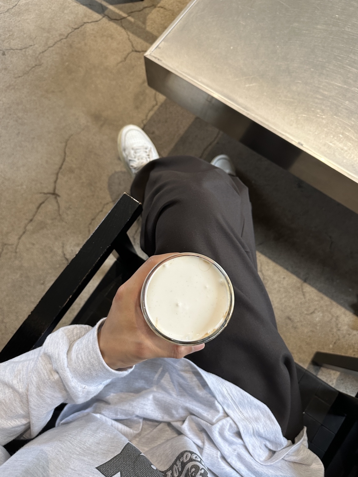 Autry Medalist Low Goatskin Sneakers White 착용 스타일 - 3