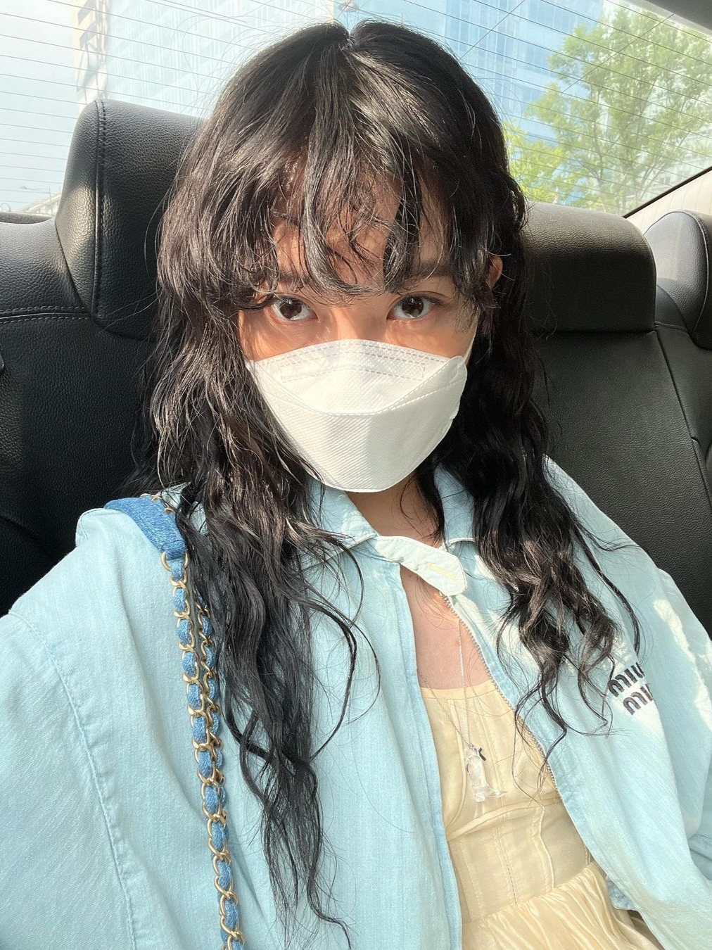 (W) Miu Miu Chambray Blouson Jacket Light Blue 착용 스타일