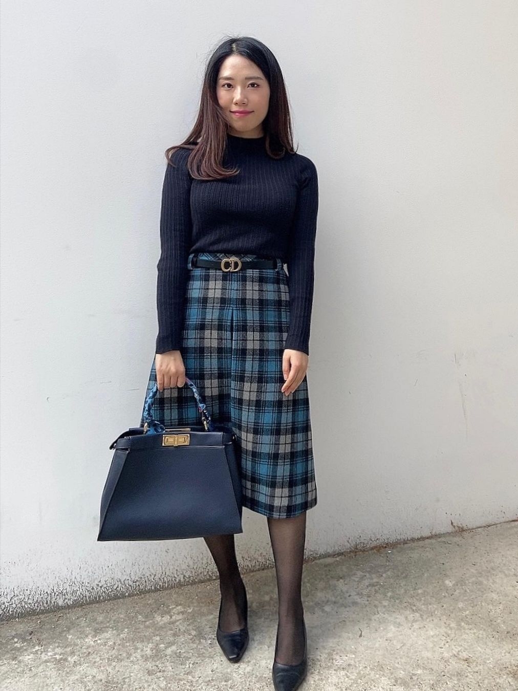Fendi Peekaboo Iseeu Medium Leather Bag Dark Blue, Fendi Peekaboo Iseeu Medium Leather Bag Beige 착용 스타일