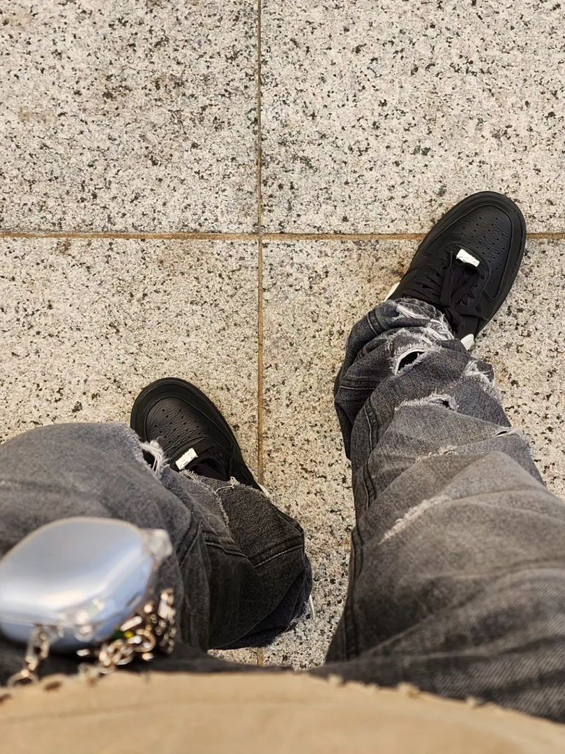 Undermycar Ecdysis Destroyed Wax Coating Jeans with Konic Section Obsidian - 22FW 착용 스타일 - 2