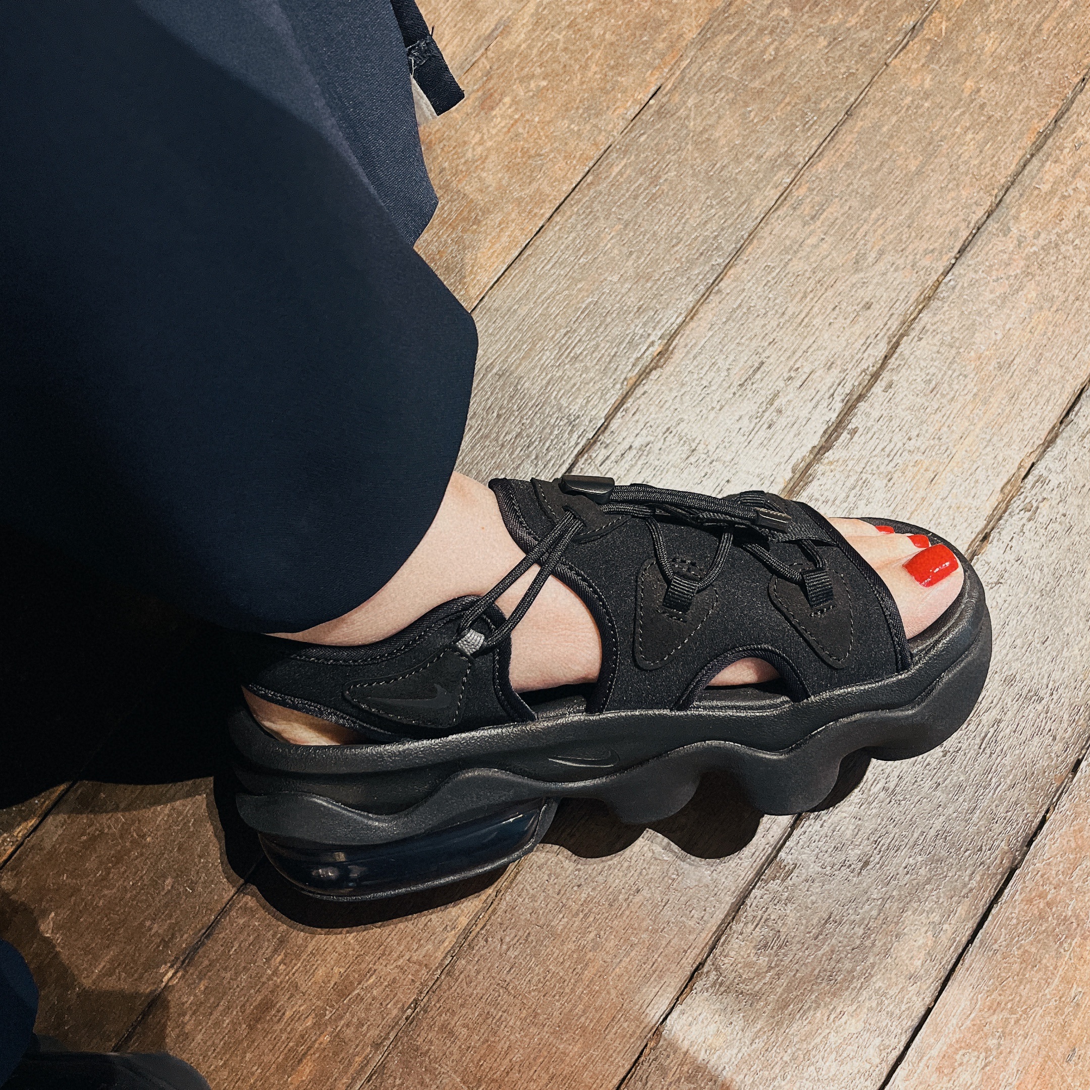 (W) Nike Air Max Koko Sandal Black 착용 스타일