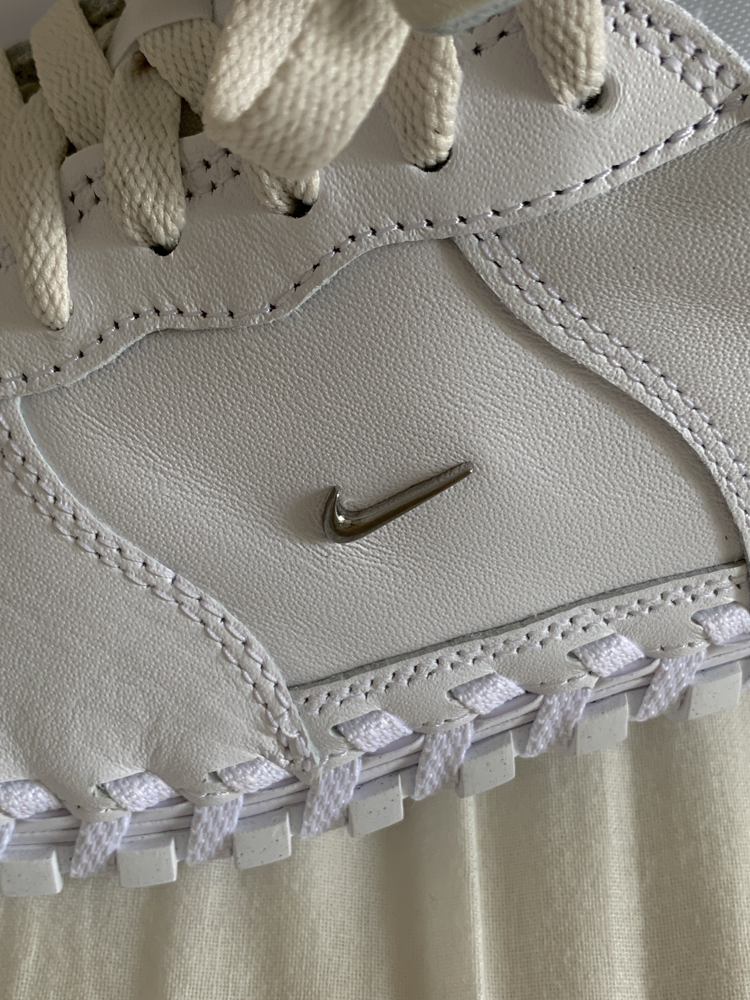 Nike x Jacquemus J Force 1 Low LX SP White 착용 스타일 - 3