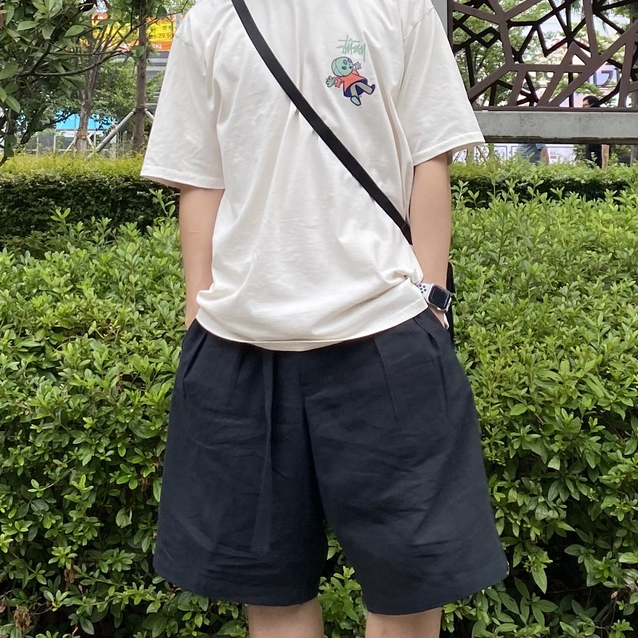 Stussy Dollie Pigment Dyed T-Shirt Natural 착용 스타일