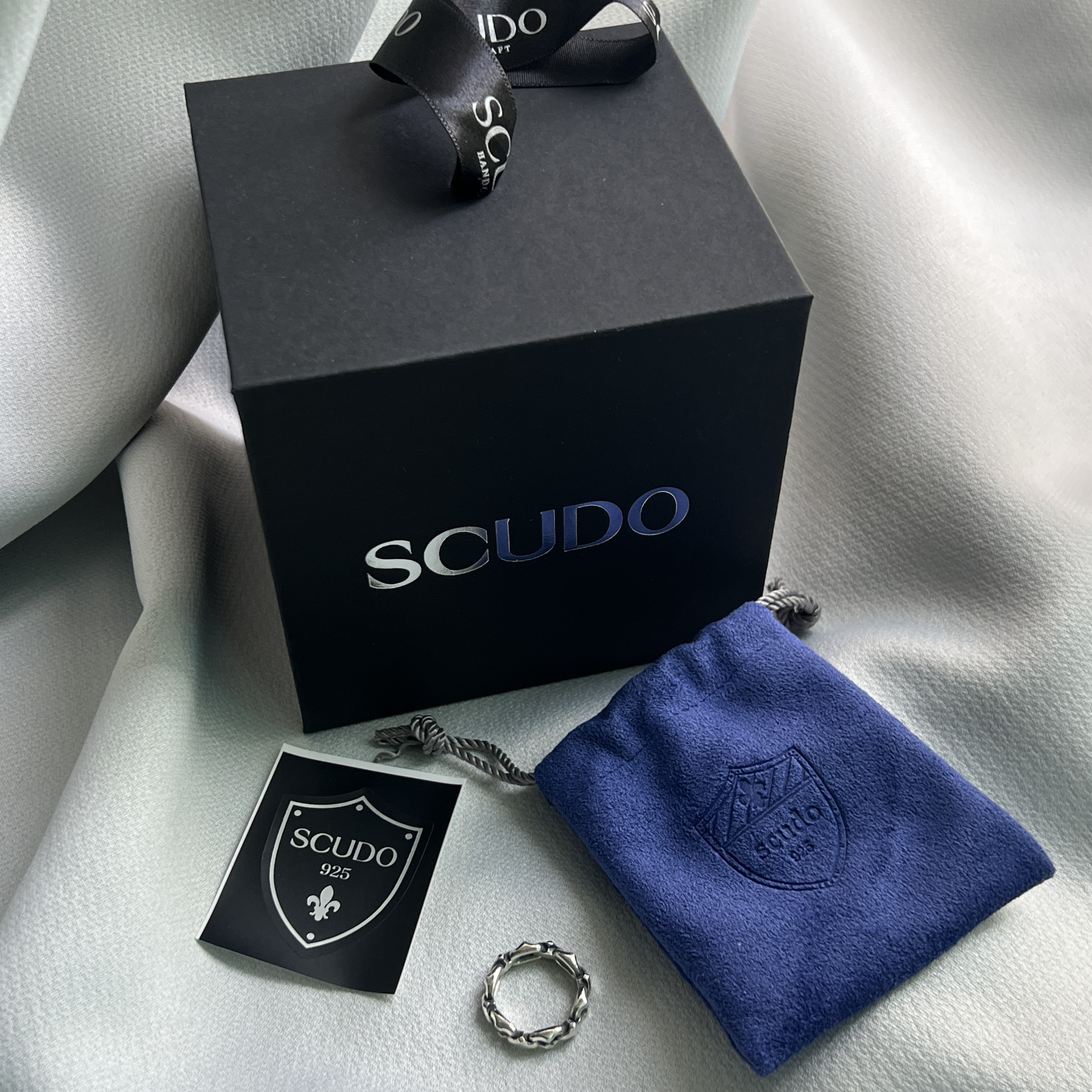 Scudo Dolphin Ring Plain 착용 스타일 - 2