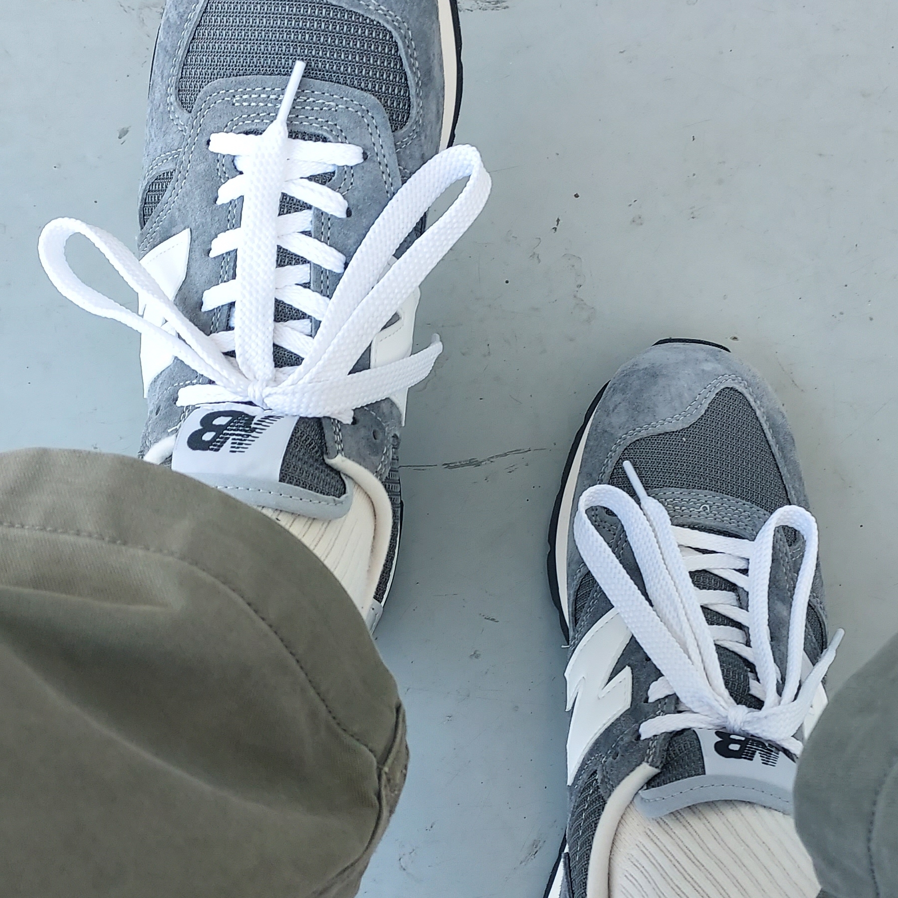 New Balance 990v1 Made in USA Grey White 착용 스타일