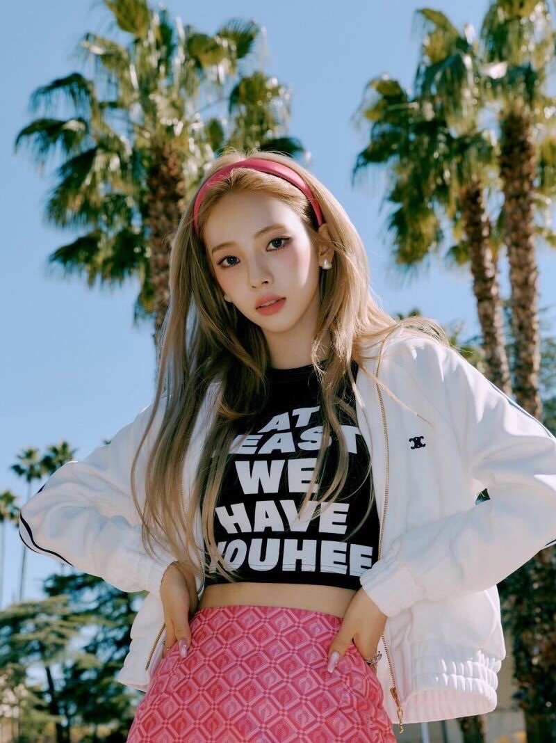 (W) Youhee Lettering T-Shirt Black 착용 스타일 - 3