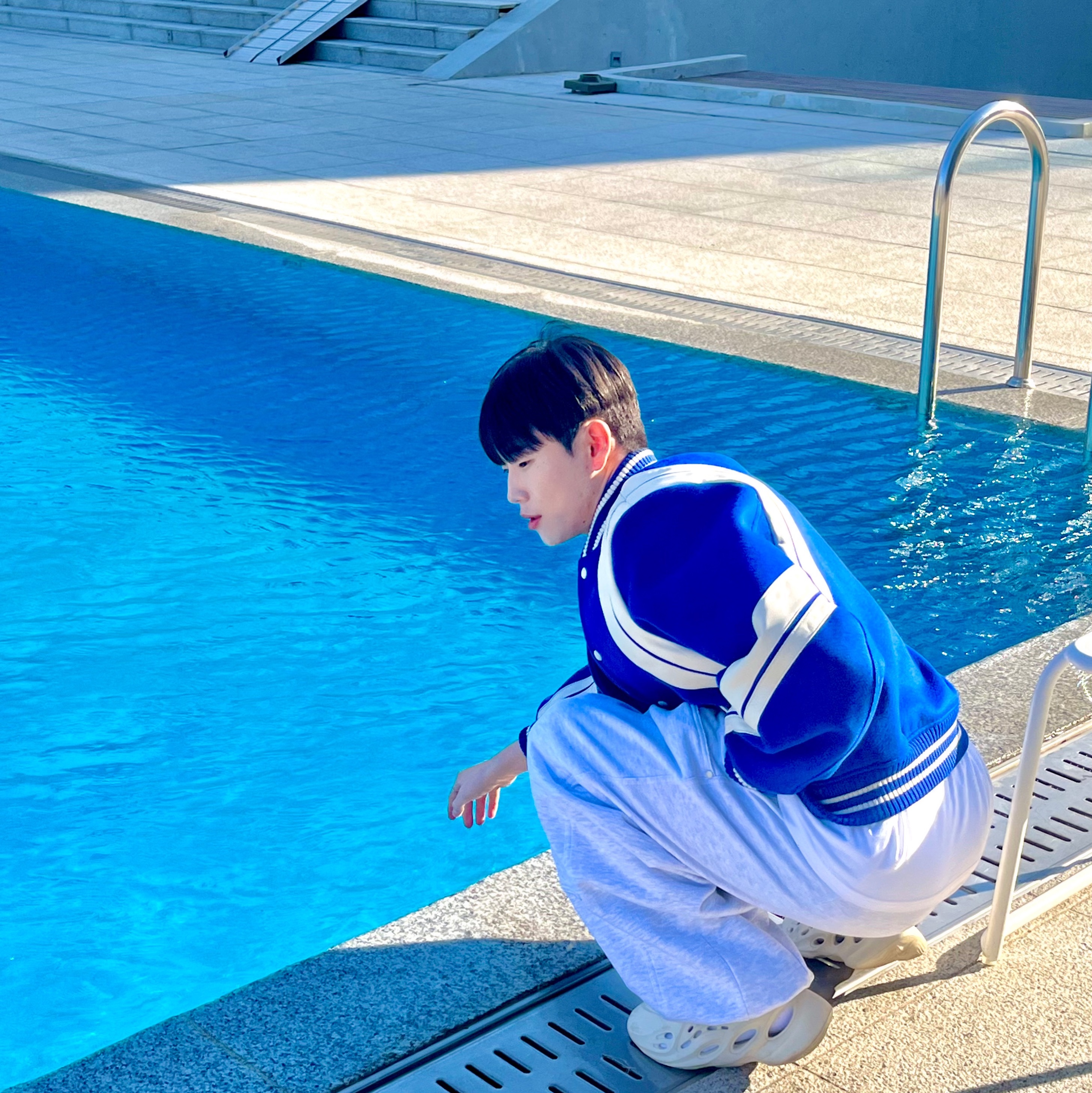 Ader Error Twit Jumper Blue 착용 스타일