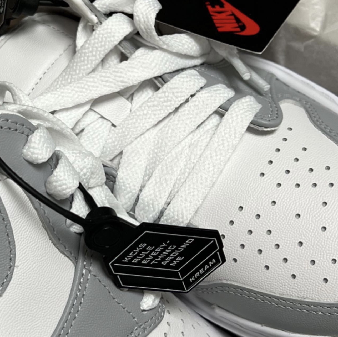 (W) Jordan 1 Elevate Low White and Wolf Grey 착용 스타일