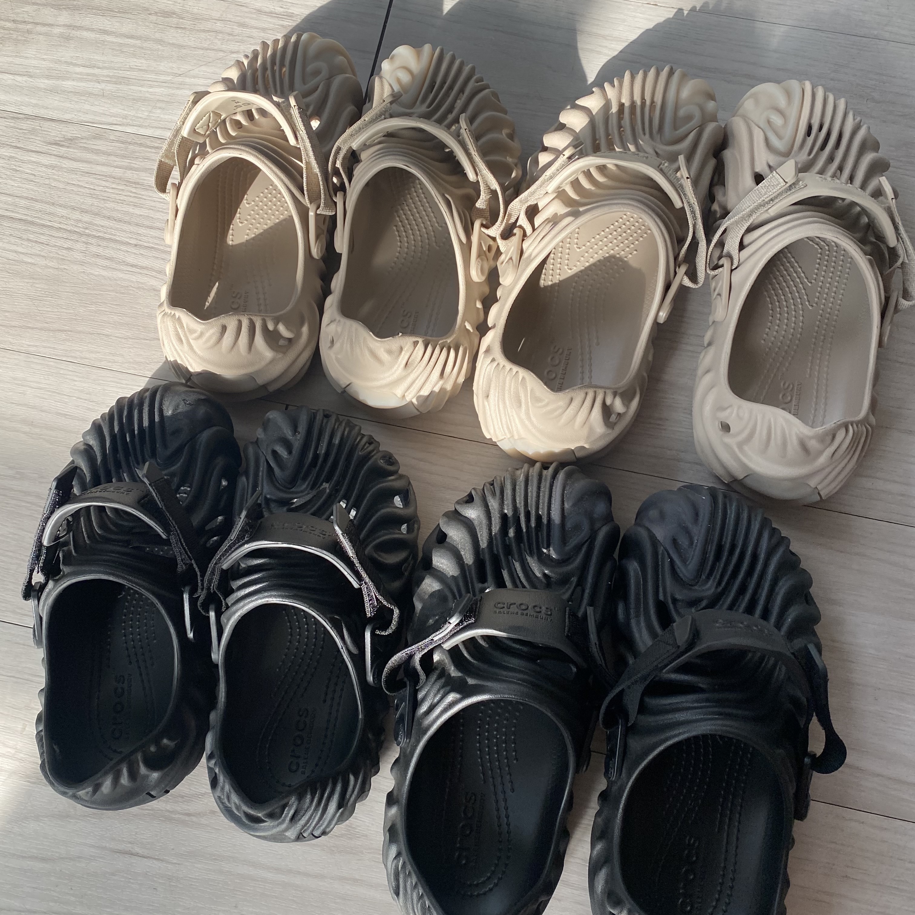 Crocs x Salehe Bembury Pollex Clog Horchata, Crocs x Salehe Bembury Pollex Clog Sasquatch 착용 스타일