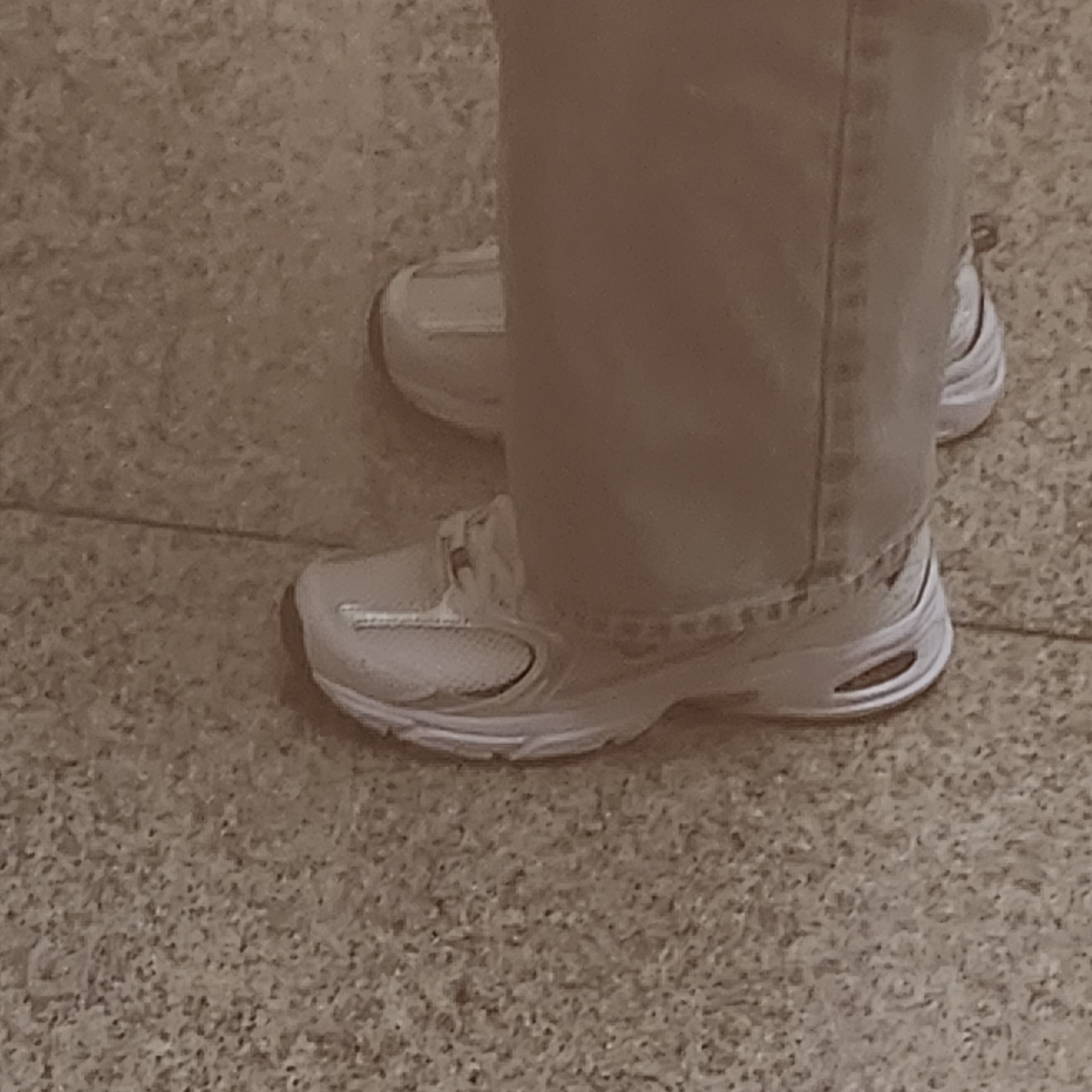 New Balance 530 White 착용 스타일 - 2