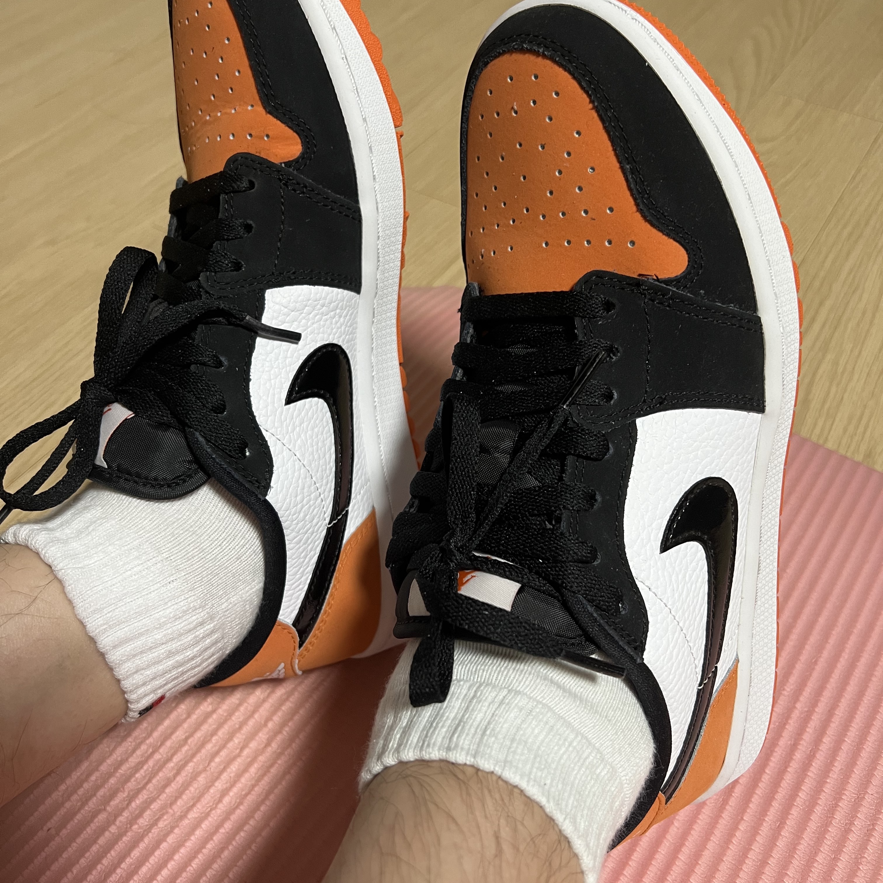 Jordan 1 Low Golf Starfish 착용 스타일 - 1