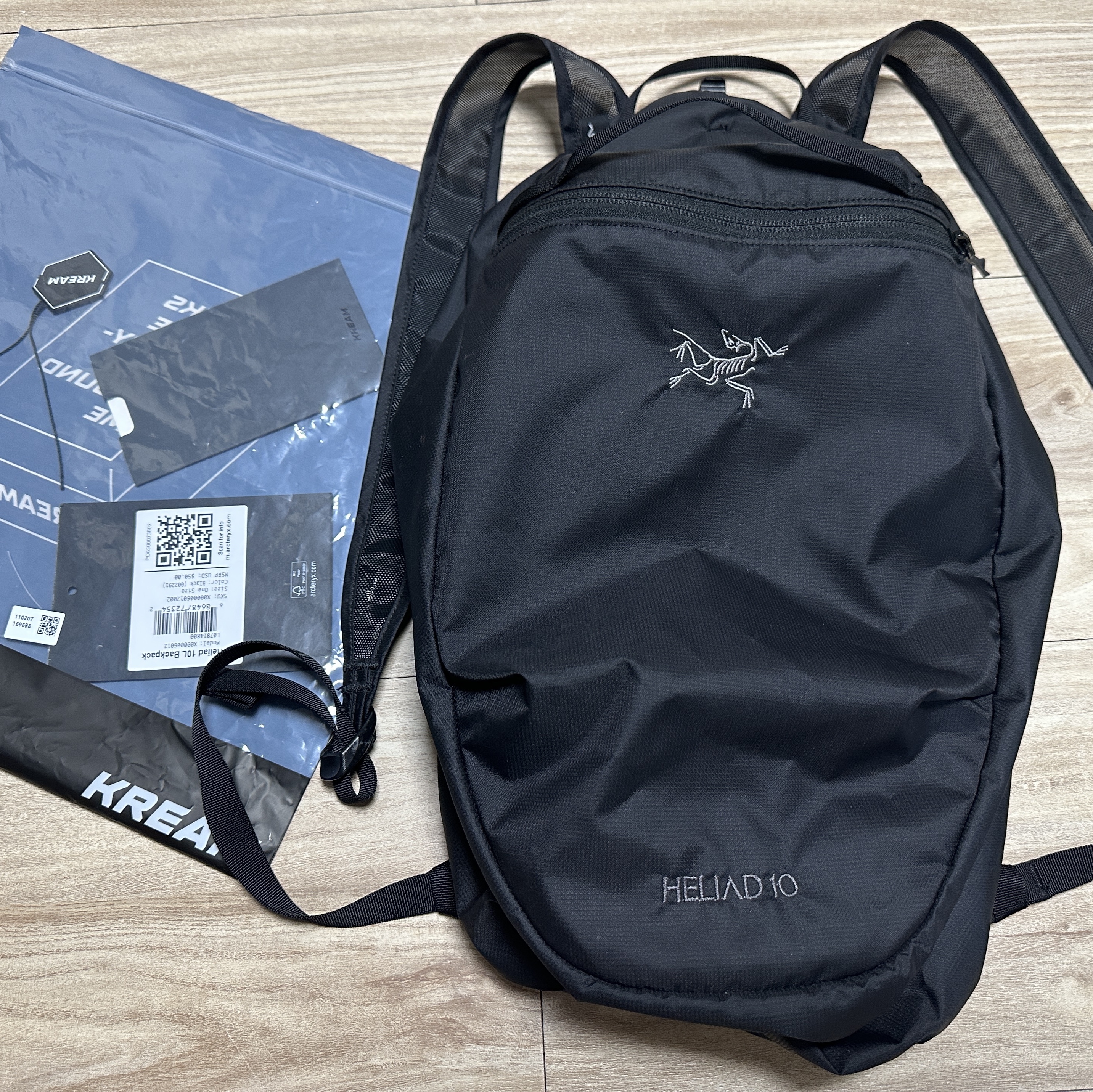 Arc'teryx Heliad 10 Backpack Black 착용 스타일 - 1