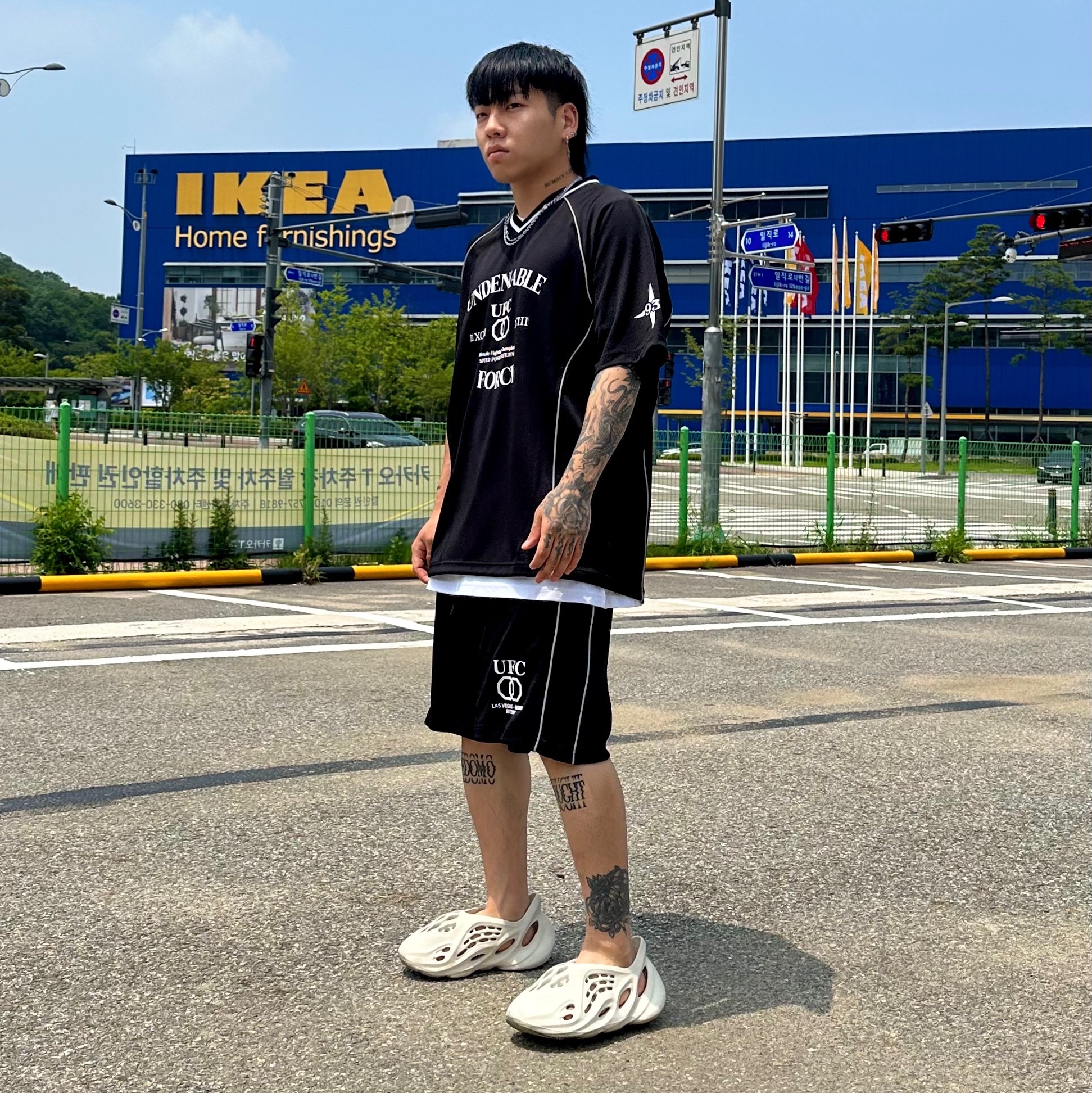 Adidas Yeezy Foam RNNR Ararat 착용 스타일 - 3