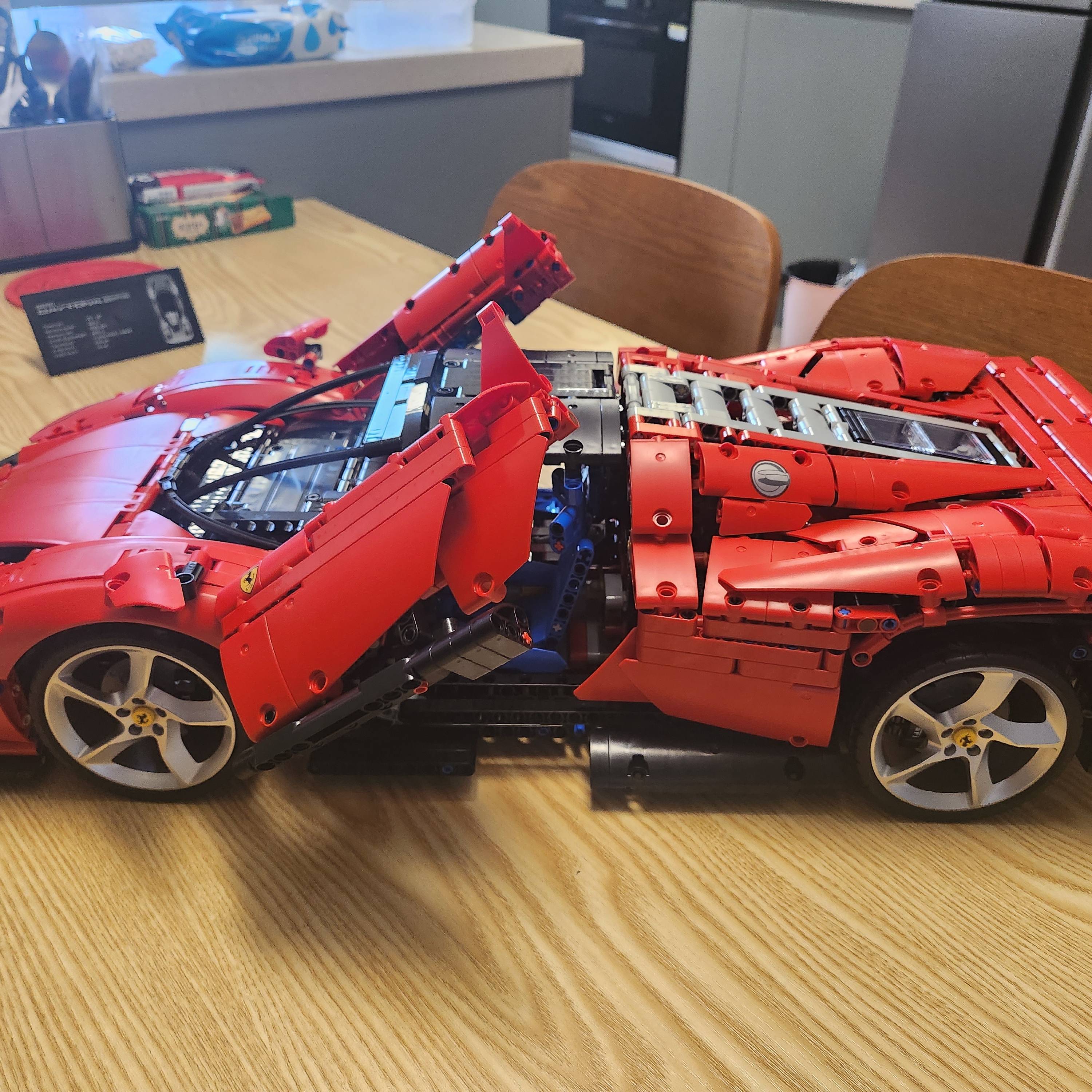 Lego Ferrari Daytona SP3 착용 스타일