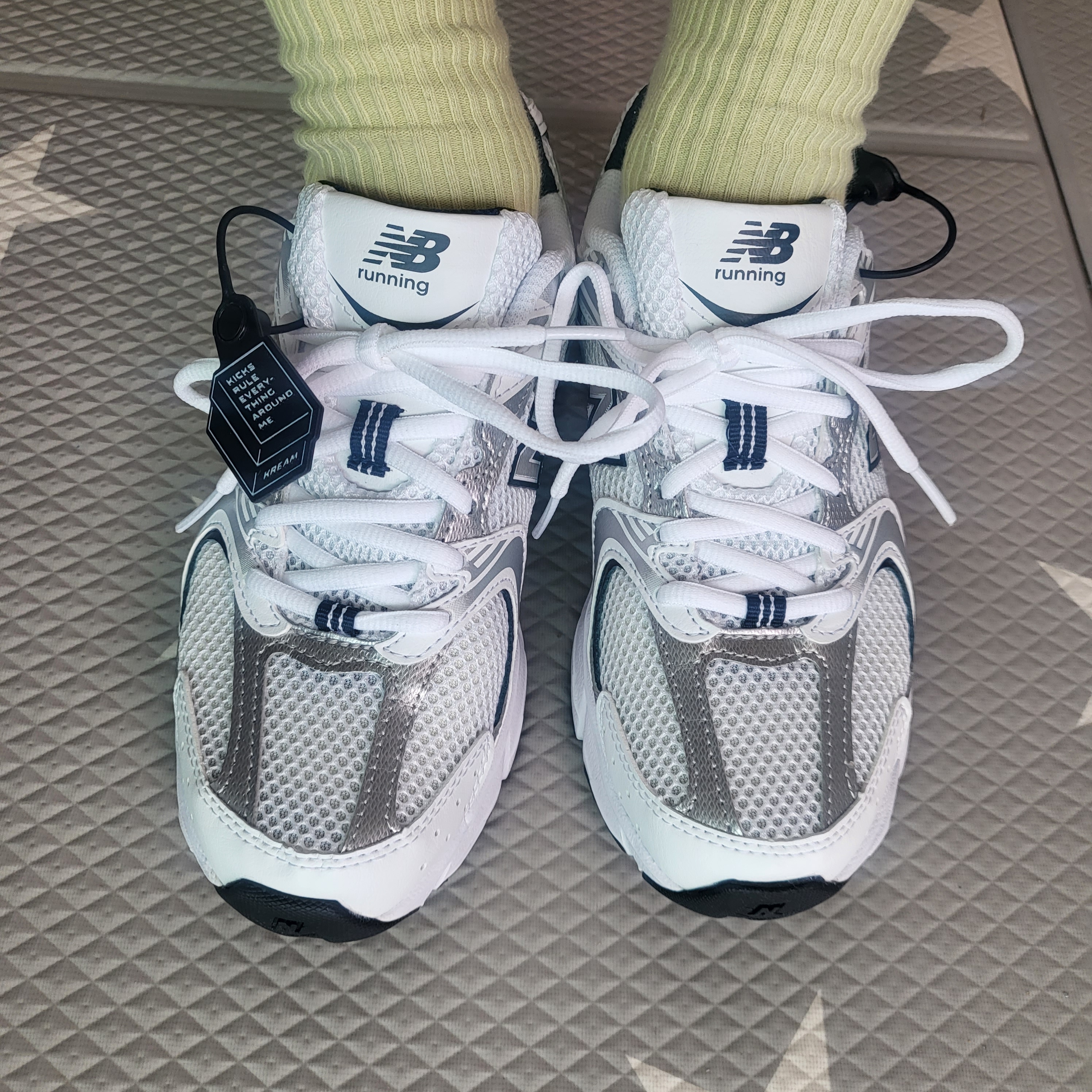 New Balance 530 White 착용 스타일 - 2