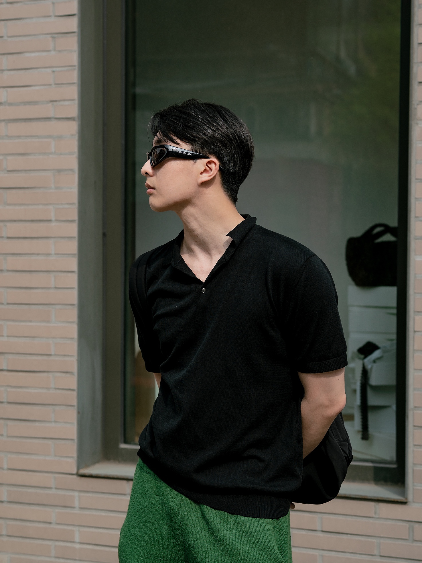Balenciaga Swift Oval Sunglasses Black, Adidas Samba Vegan White Black 착용 스타일 - 1