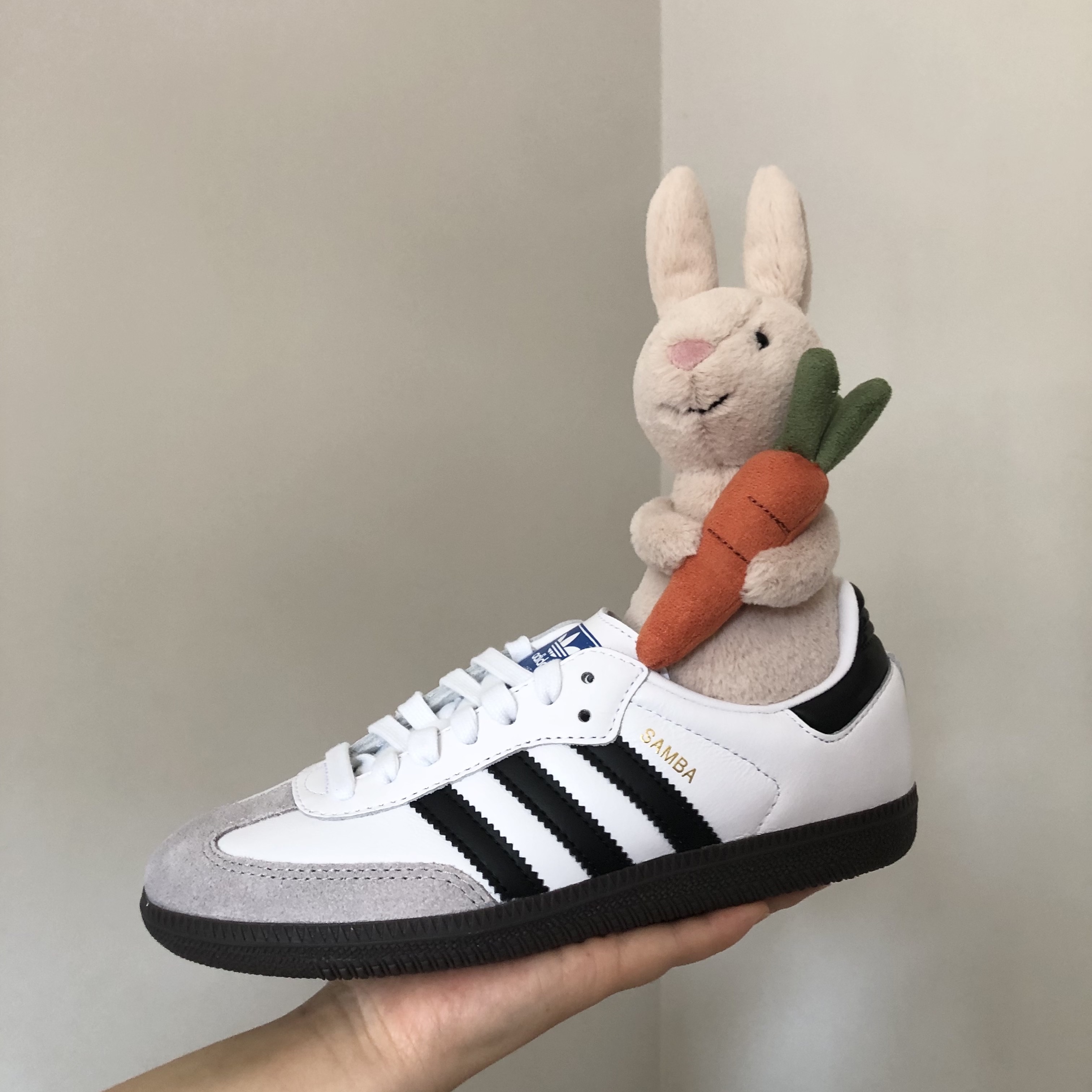 Adidas Samba OG Cloud White 착용 스타일
