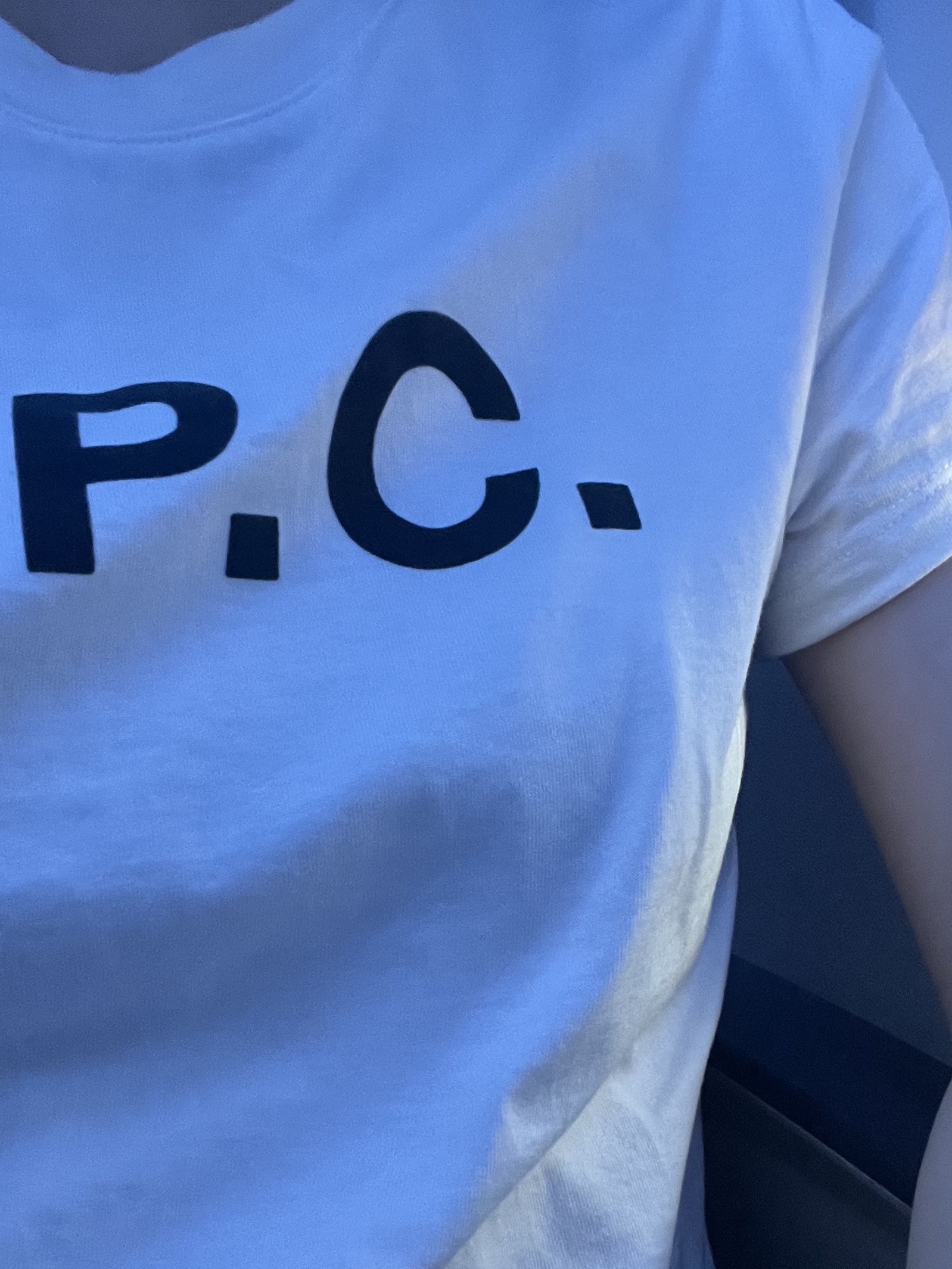 (W) A.P.C. VPC T-Shirt White Dark Navy 착용 스타일 - 2