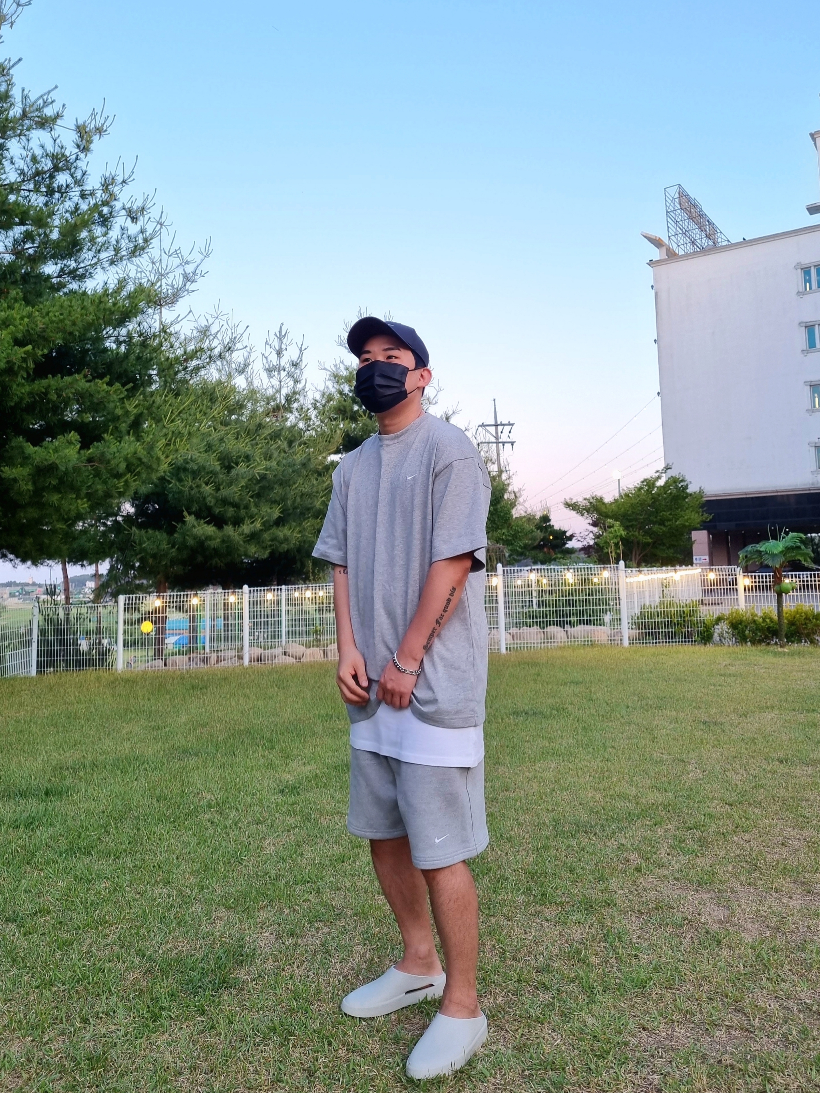Nike NRG Solo Swoosh Fleece Shorts Dark Grey Heather - US/EU, Nike NRG Solo Swoosh T-Shirt Dark Grey Heather - US/EU 착용 스타일