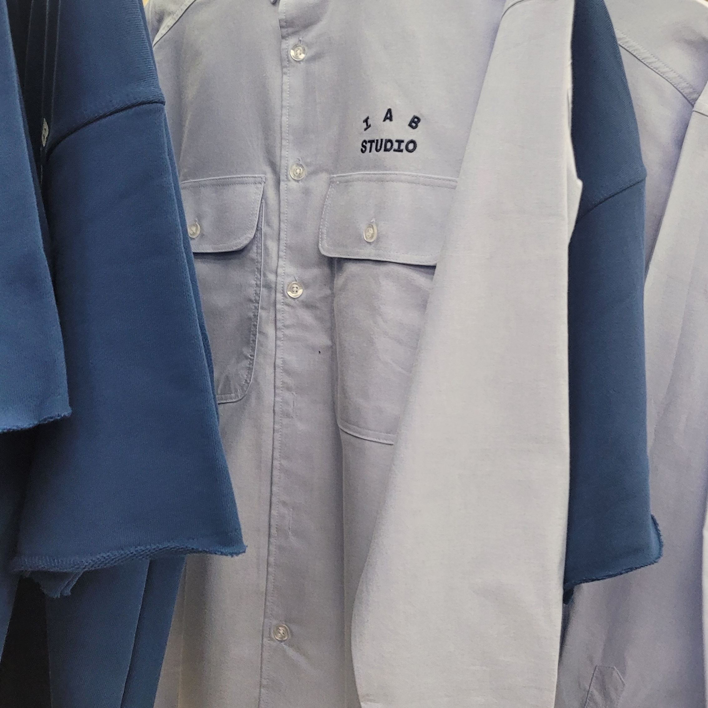 IAB Studio Work Shirt Sky Blue - The Hyundai Seoul Exclusive 착용 스타일