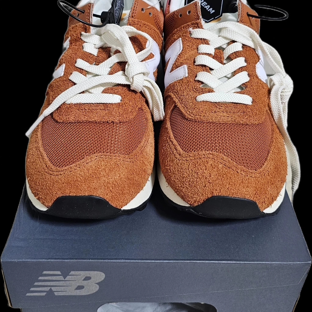 New Balance 574 Heritage Orange Burst White 착용 스타일 - 2