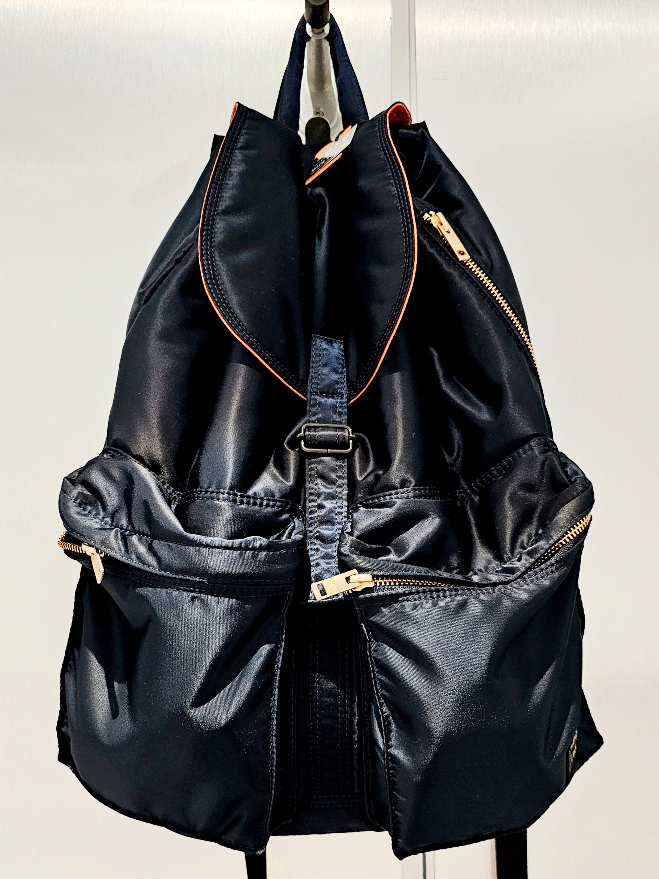 Porter Tanker Backpack Iron Blue 착용 스타일