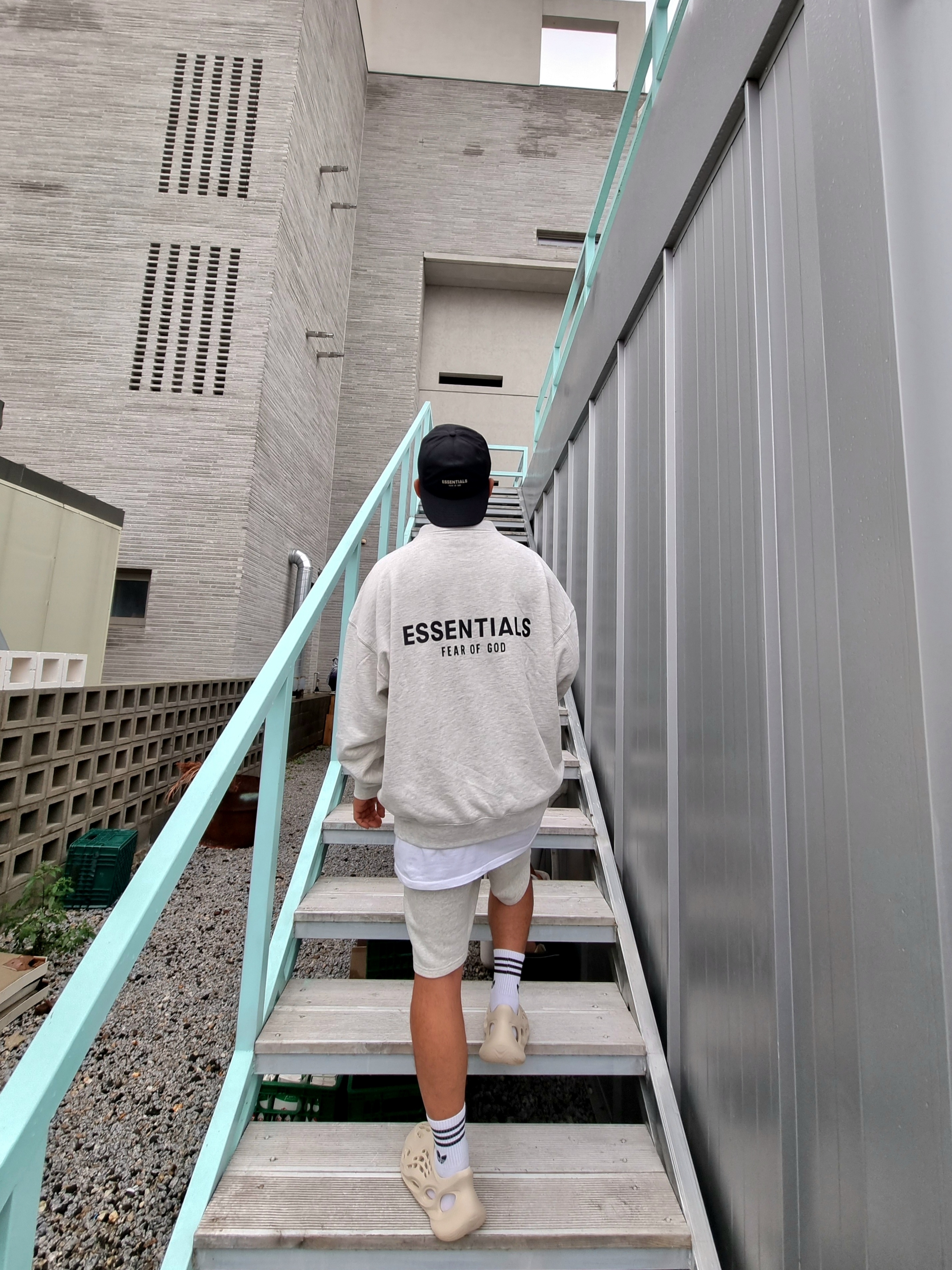 Essentials Long Sleeve French Terry Polo Oatmeal - 21SS, Adidas Yeezy Foam RNNR Sand 착용 스타일
