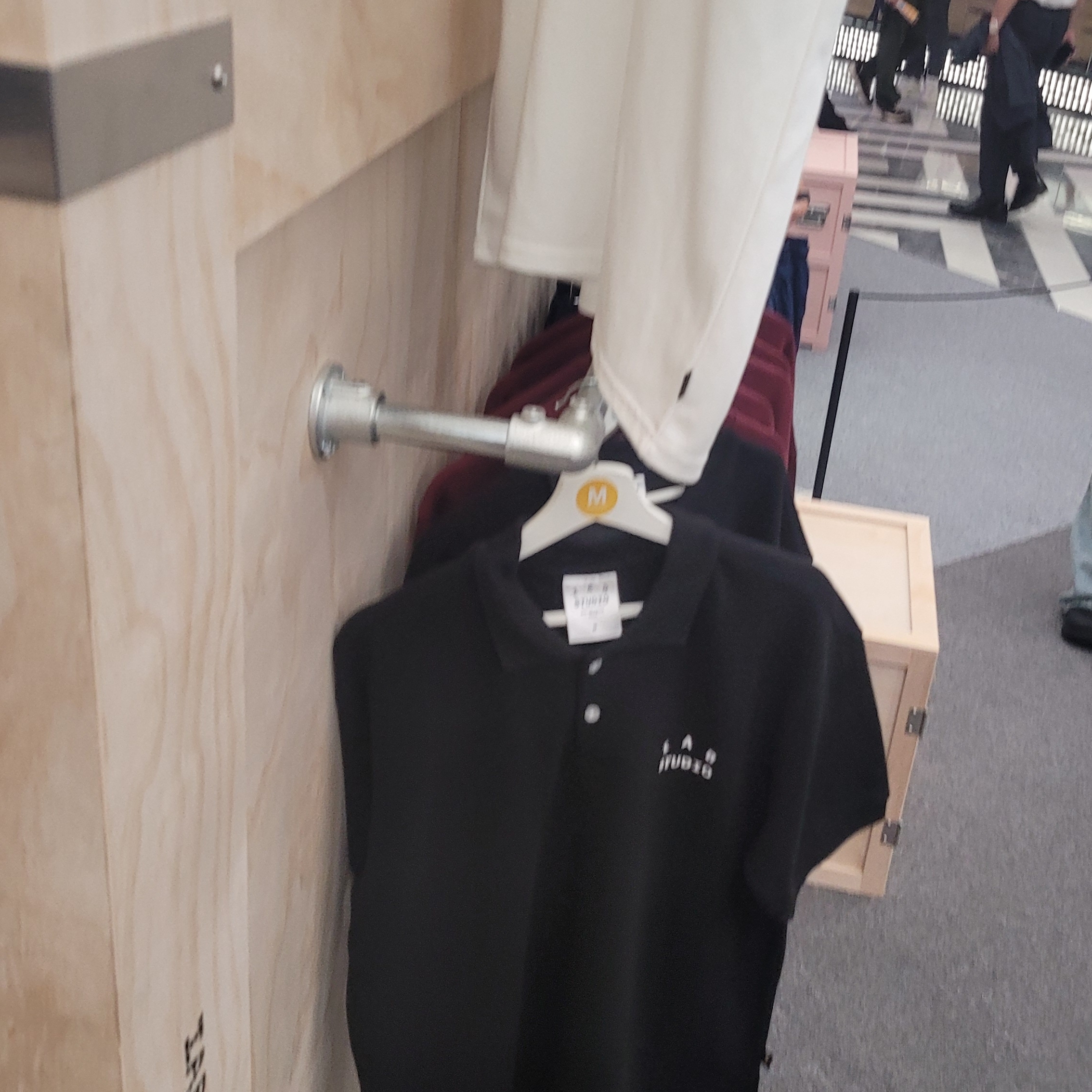 IAB Studio Cropped Pique Shirt Black - The Hyundai Seoul Exclusive 착용 스타일