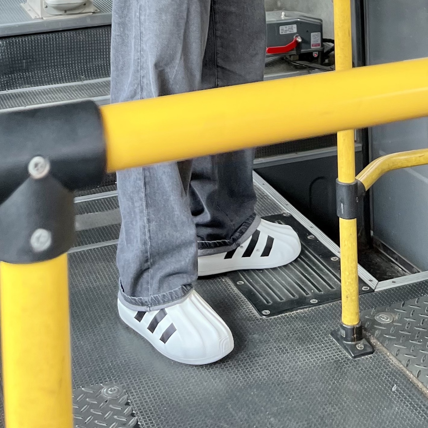 Adidas Adifom Superstar Core White 착용 스타일