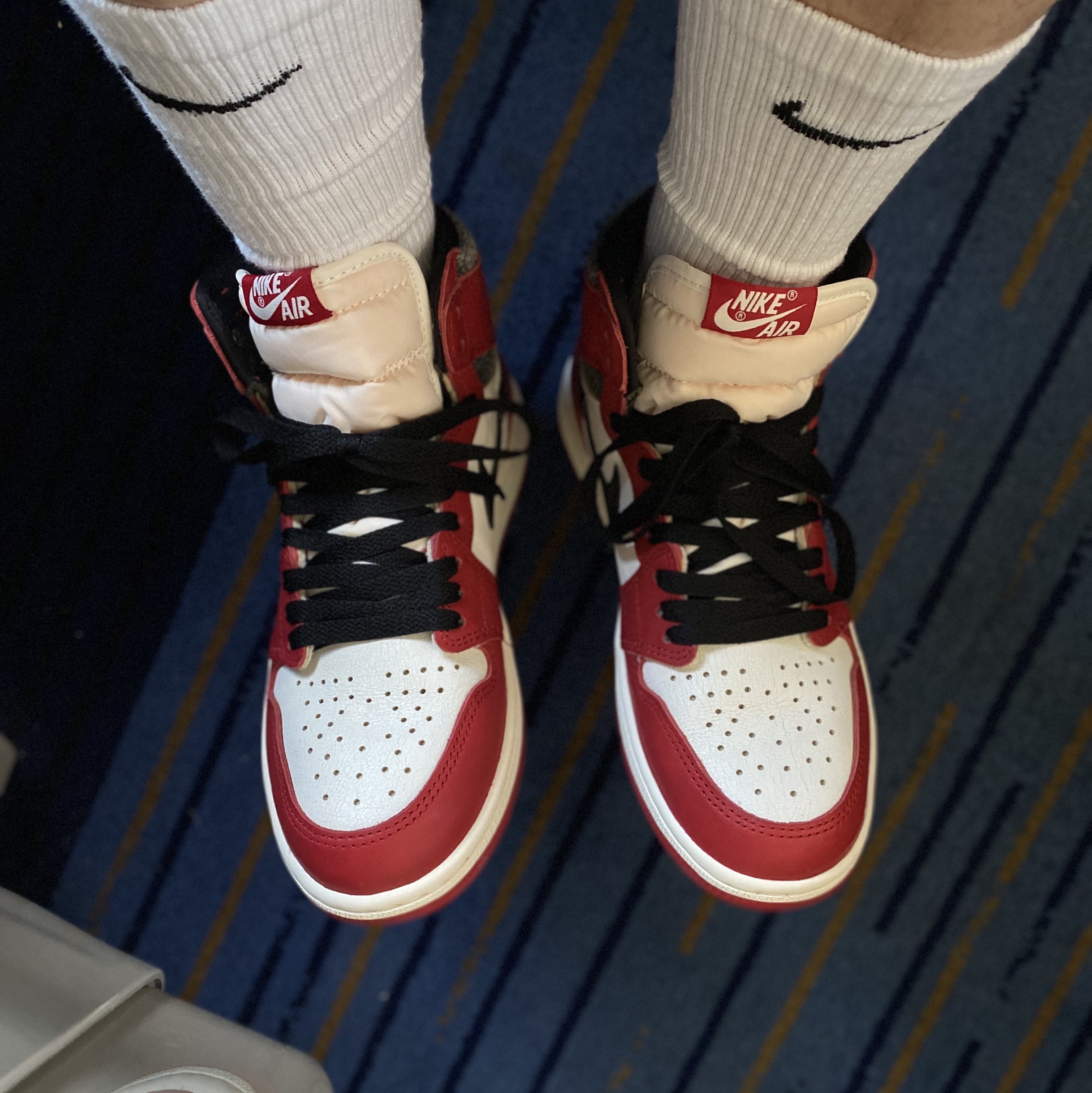 Jordan 1 Retro High OG Chicago 2022, Nike x Stussy NRG Crew Socks White Black 착용 스타일 - 2