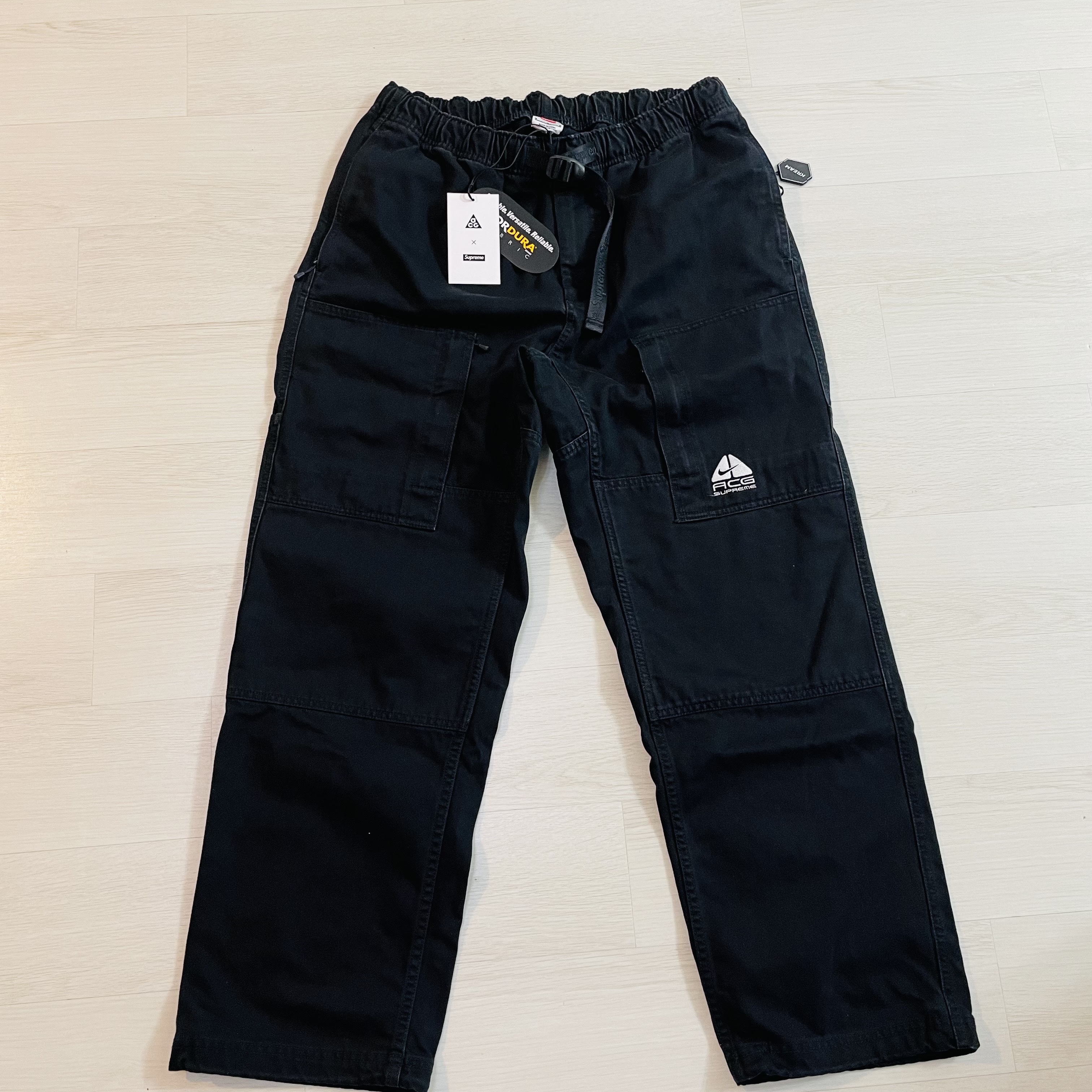 Supreme x Nike ACG Belted Denim Pants Black - 22FW 착용 스타일