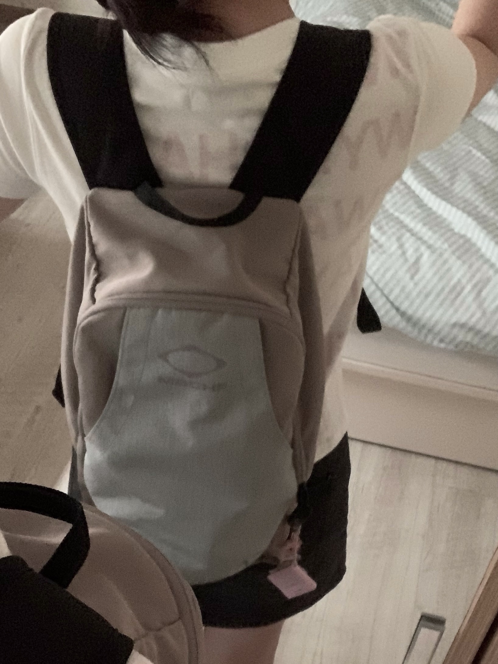Mischief Rhombus Backpack Pink Grey, [KREAM 단독] Safarispot Women 1/2 Highway Inn T-Shirt White Red 착용 스타일 - 1