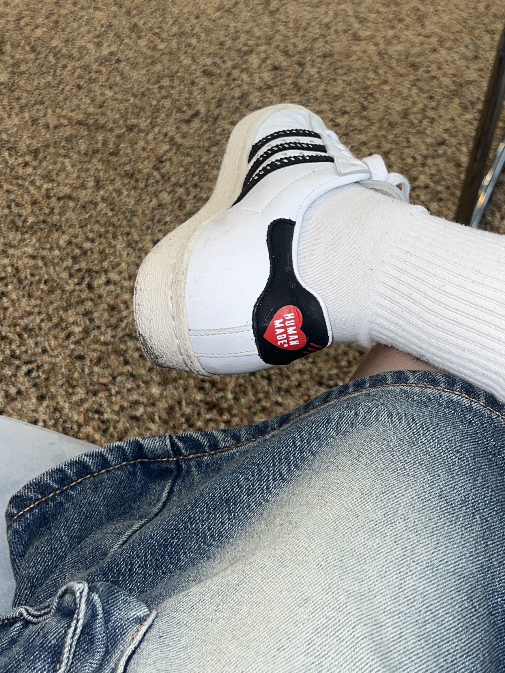Adidas x Human Made Superstar White Black 착용 스타일 - 2