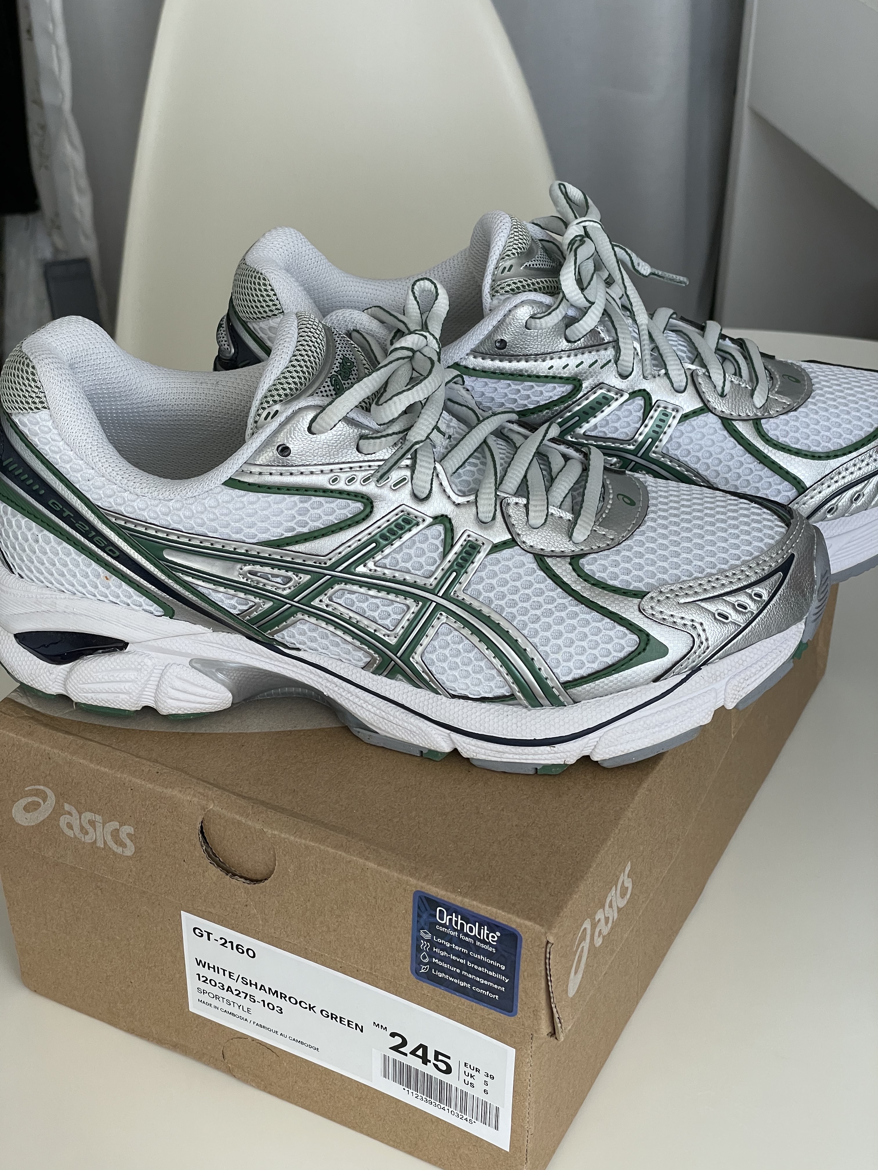 Asics GT-2160 White Shamrock Green 착용 스타일 - 2