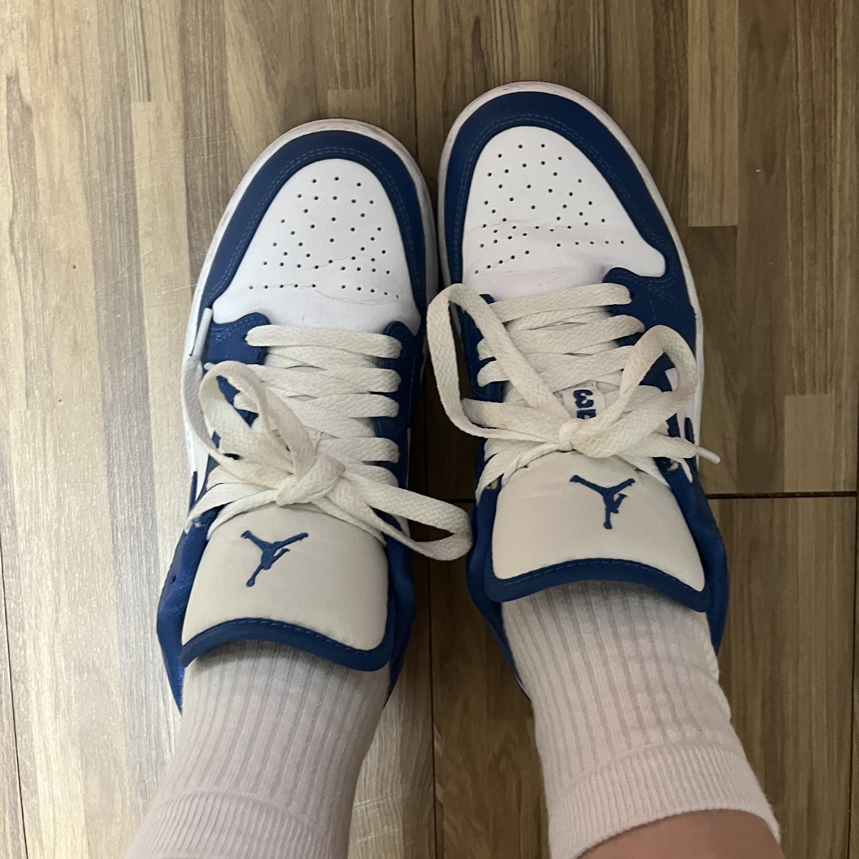 (W) Jordan 1 Low White Dark Marina Blue 착용 스타일 - 2
