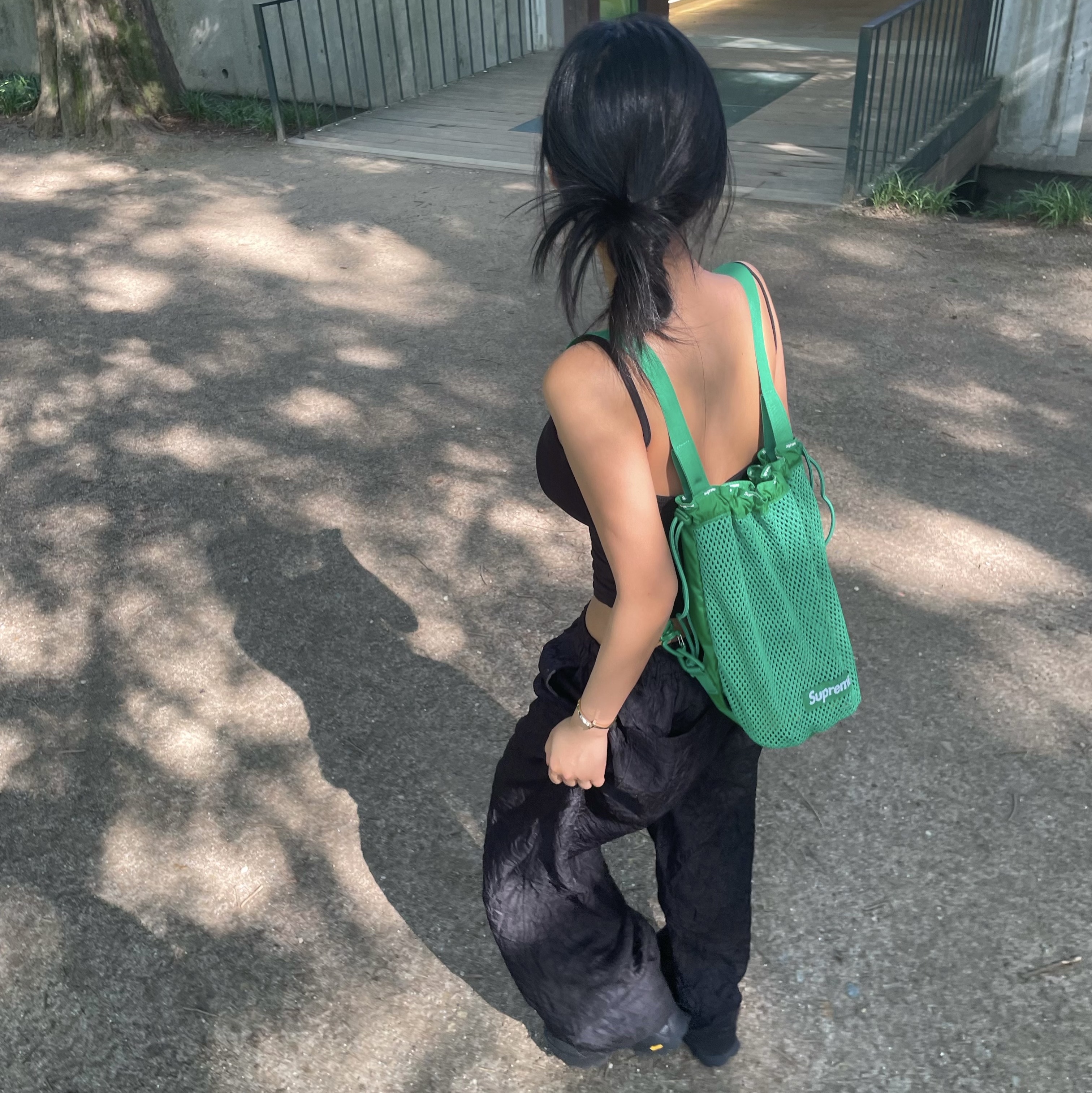 Supreme Mesh Small Backpack Green - 23SS, Roa Hiking Lhakpa Black 착용 스타일 - 4