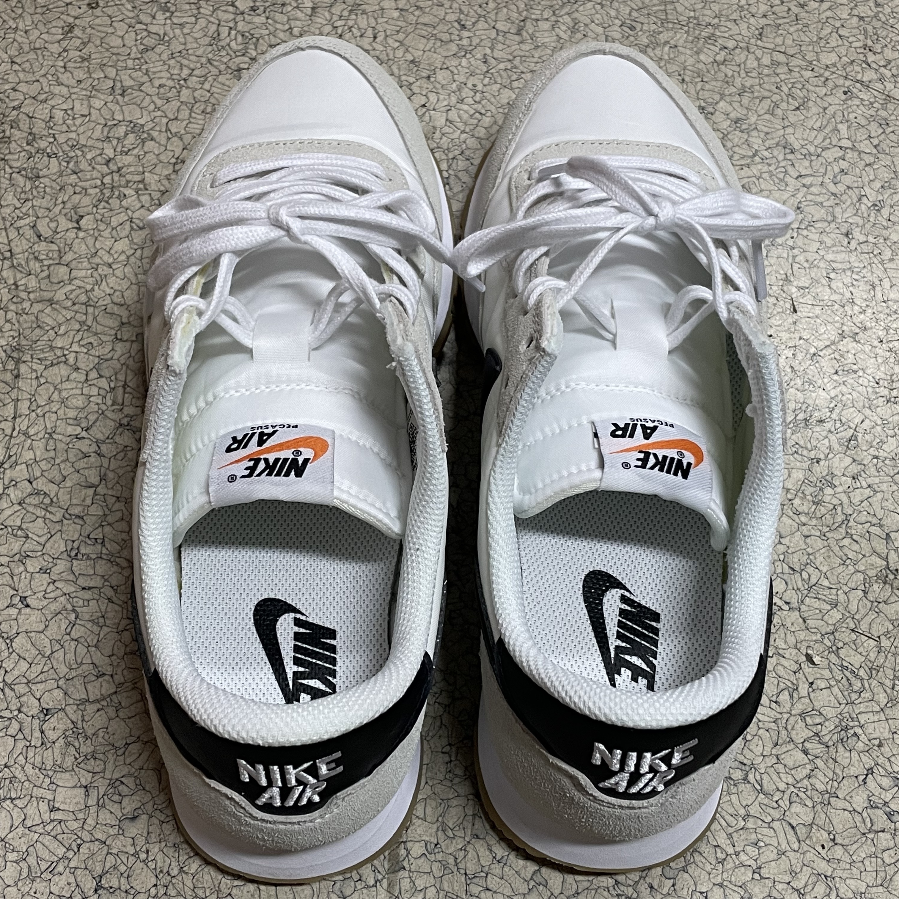 Nike Air Pegasus 83 White Black 착용 스타일 - 2
