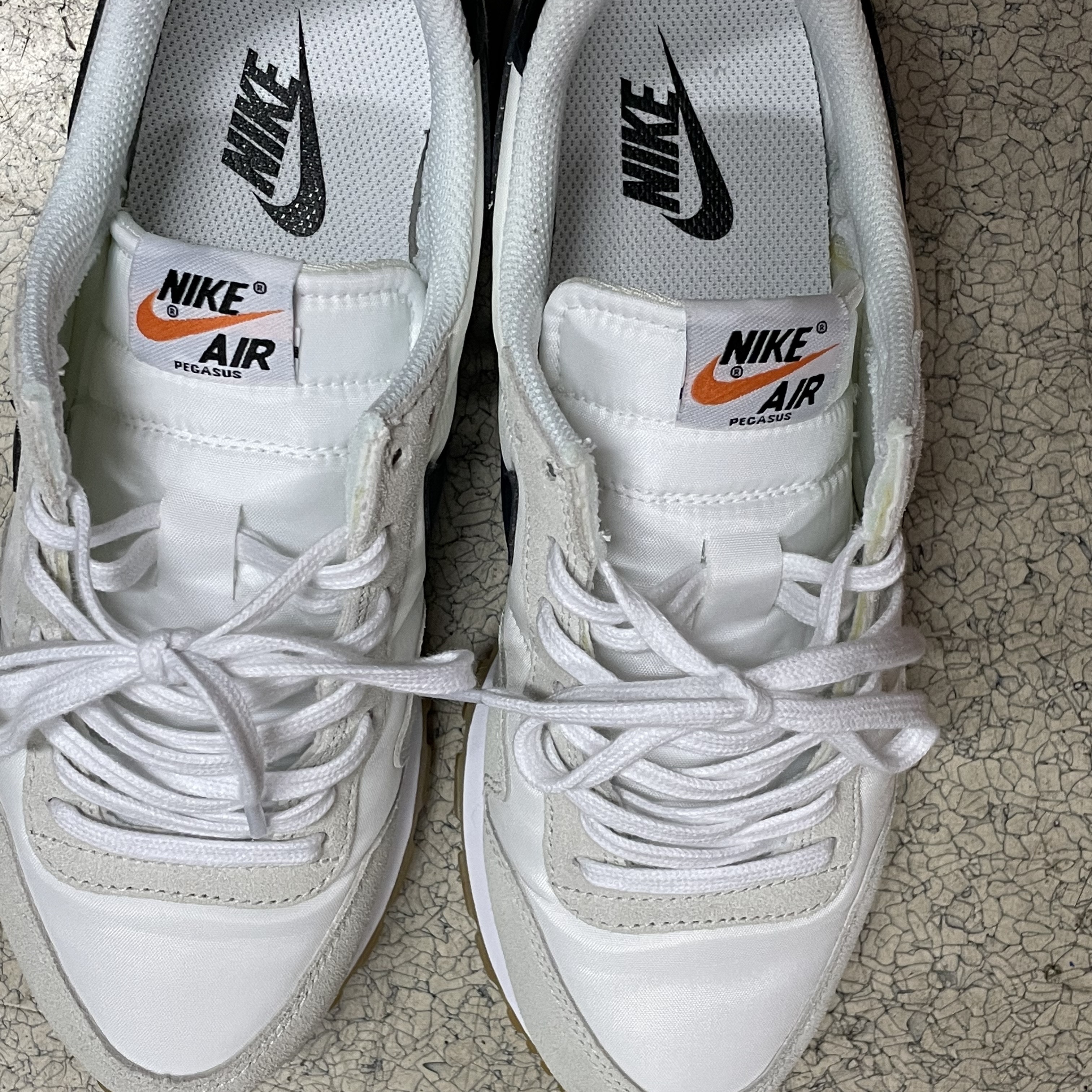 Nike Air Pegasus 83 White Black 착용 스타일 - 4