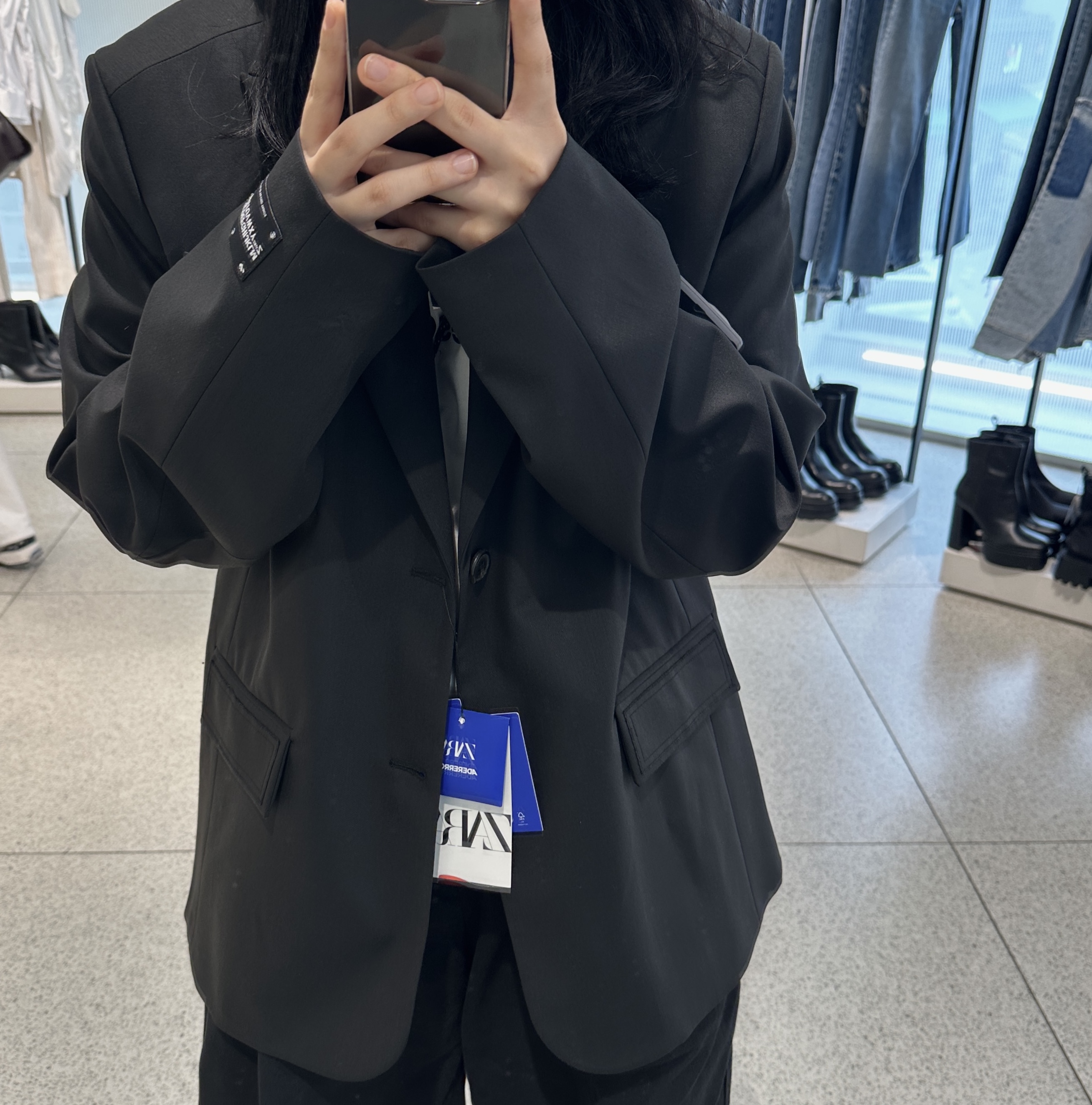 Zara x Ader Error Oversize Blazer Black 착용 스타일