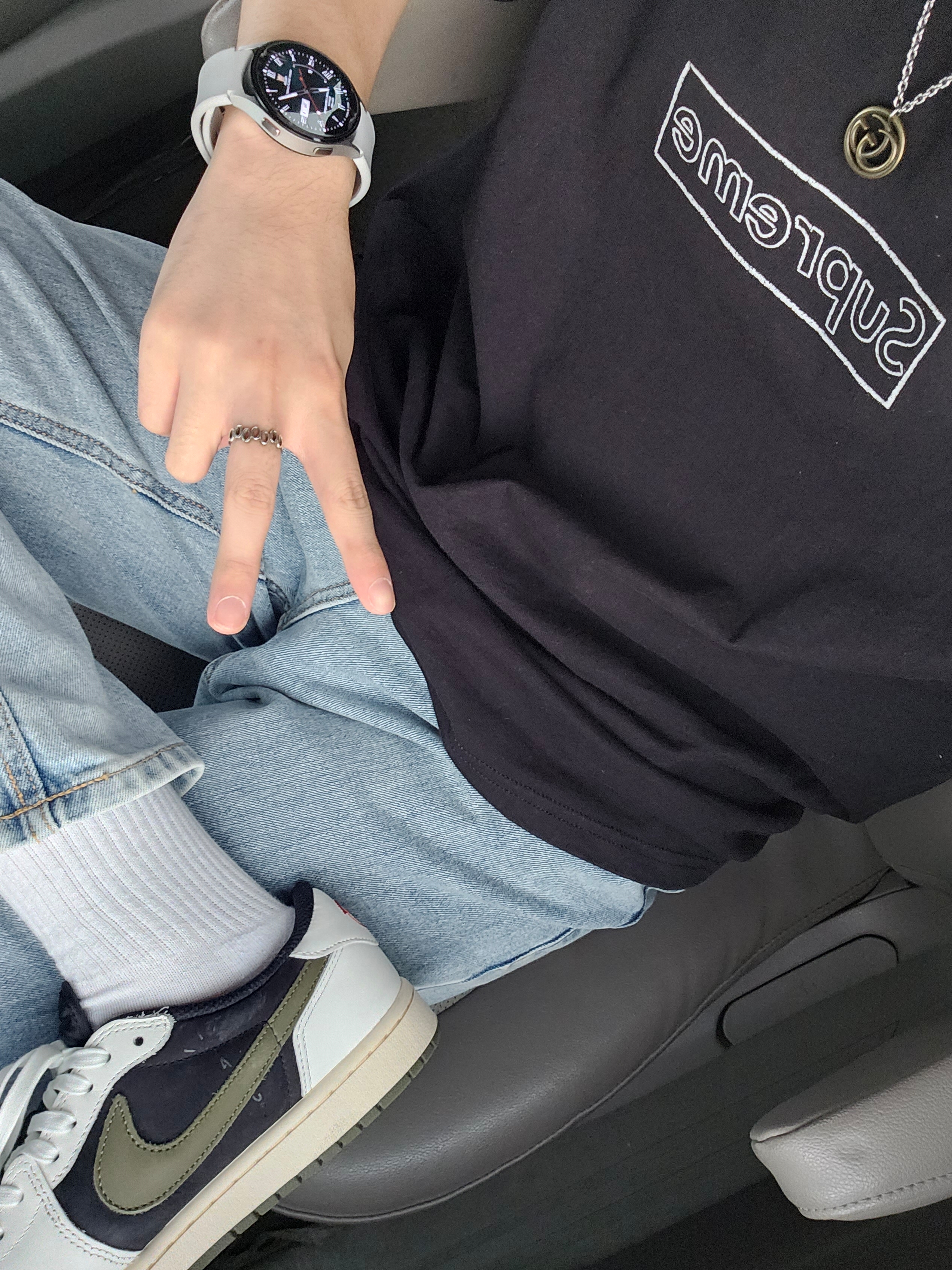 Supreme x Kaws Chalk Logo T-Shirt Black - 21SS, (W) Jordan 1 x Travis Scott Retro Low OG SP Medium Olive 착용 스타일