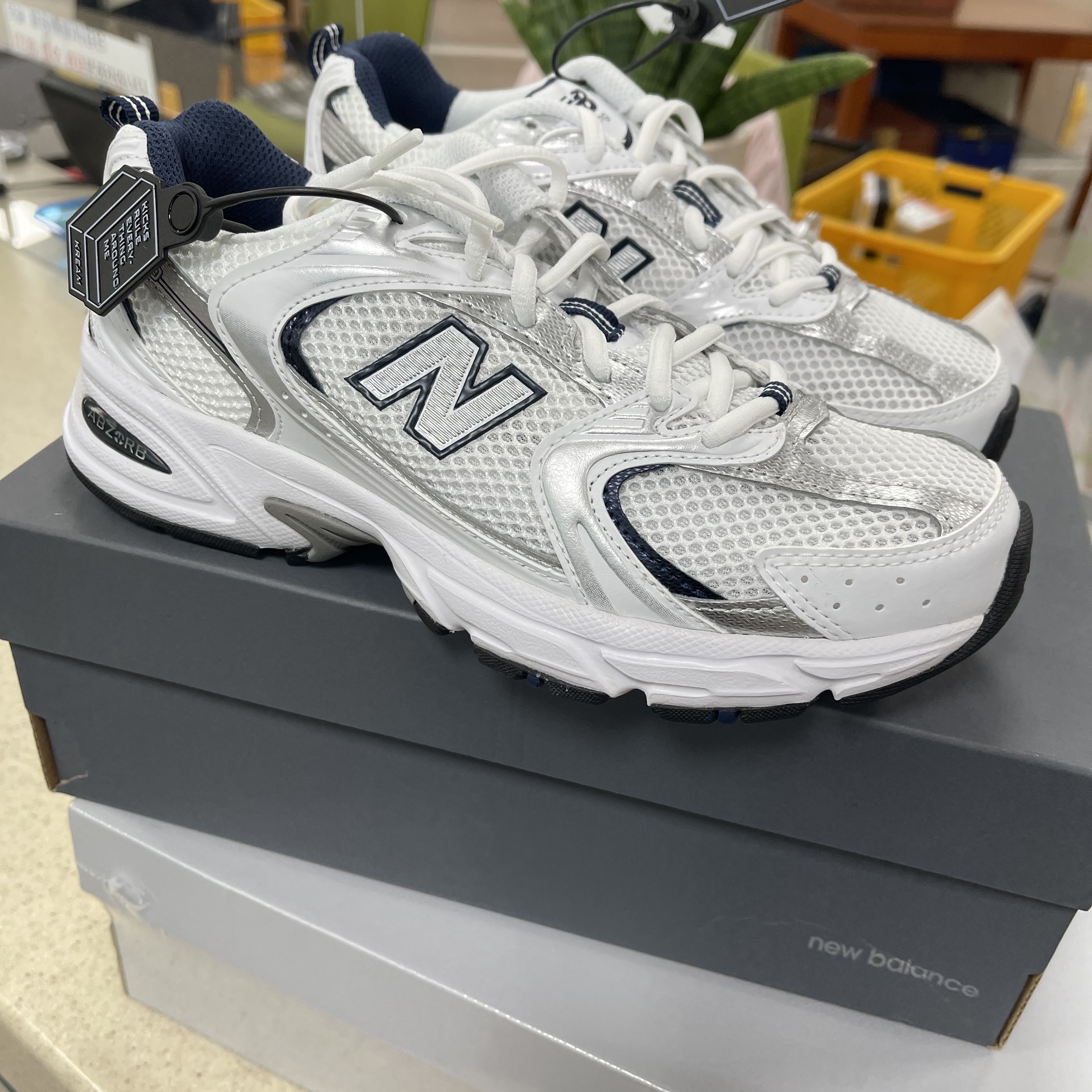New Balance 530 White 착용 스타일 - 2