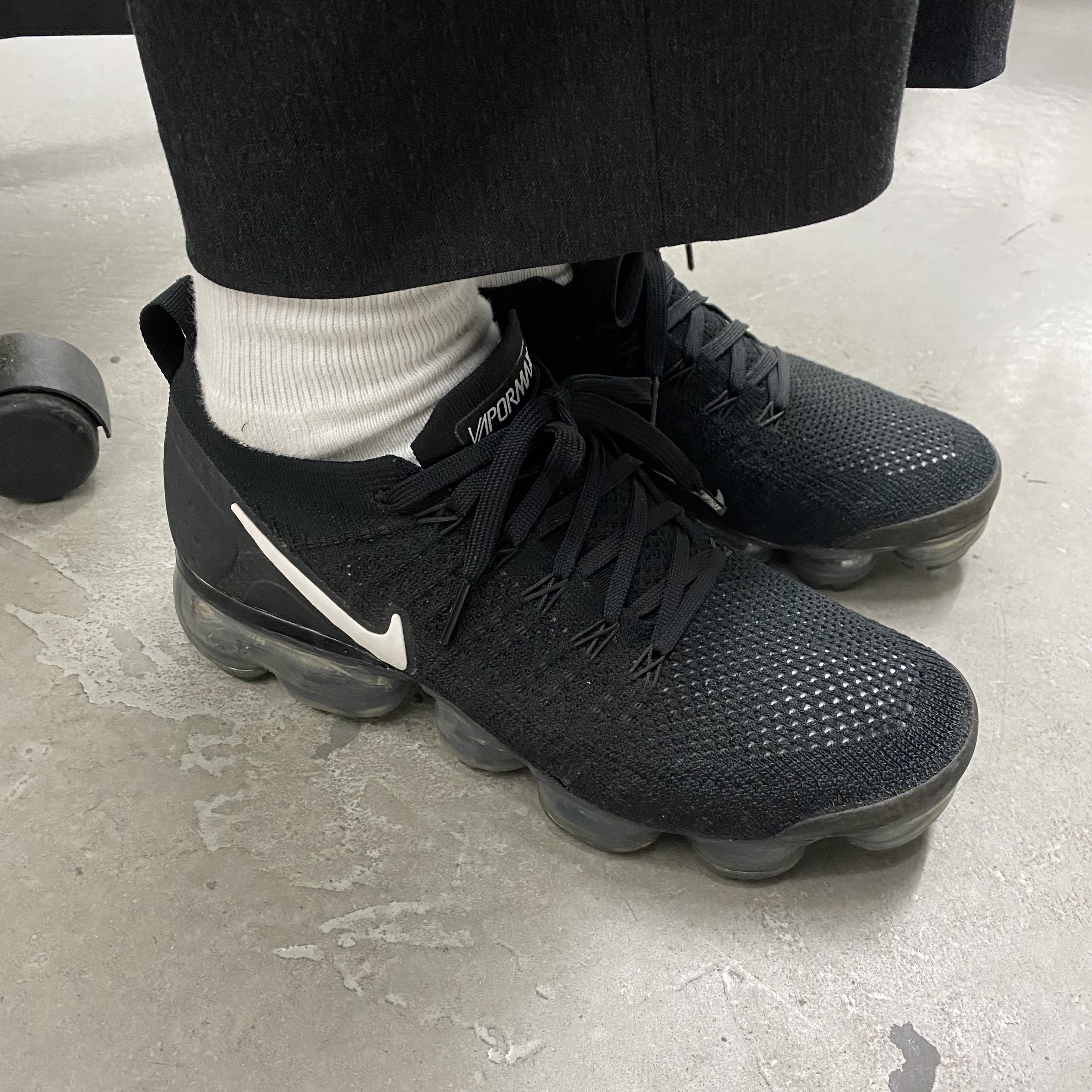 Nike Air VaporMax Flyknit 2 Black White 착용 스타일