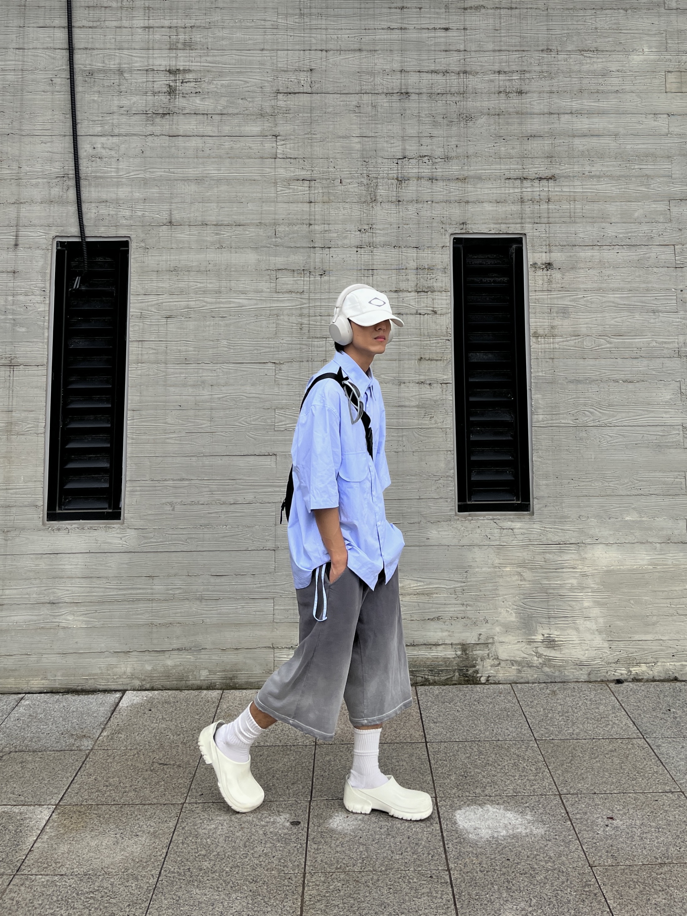 Birkenstock A630 Clog White, Sony WH-1000XM5 Silver (Korean Ver.) 착용 스타일 - 3