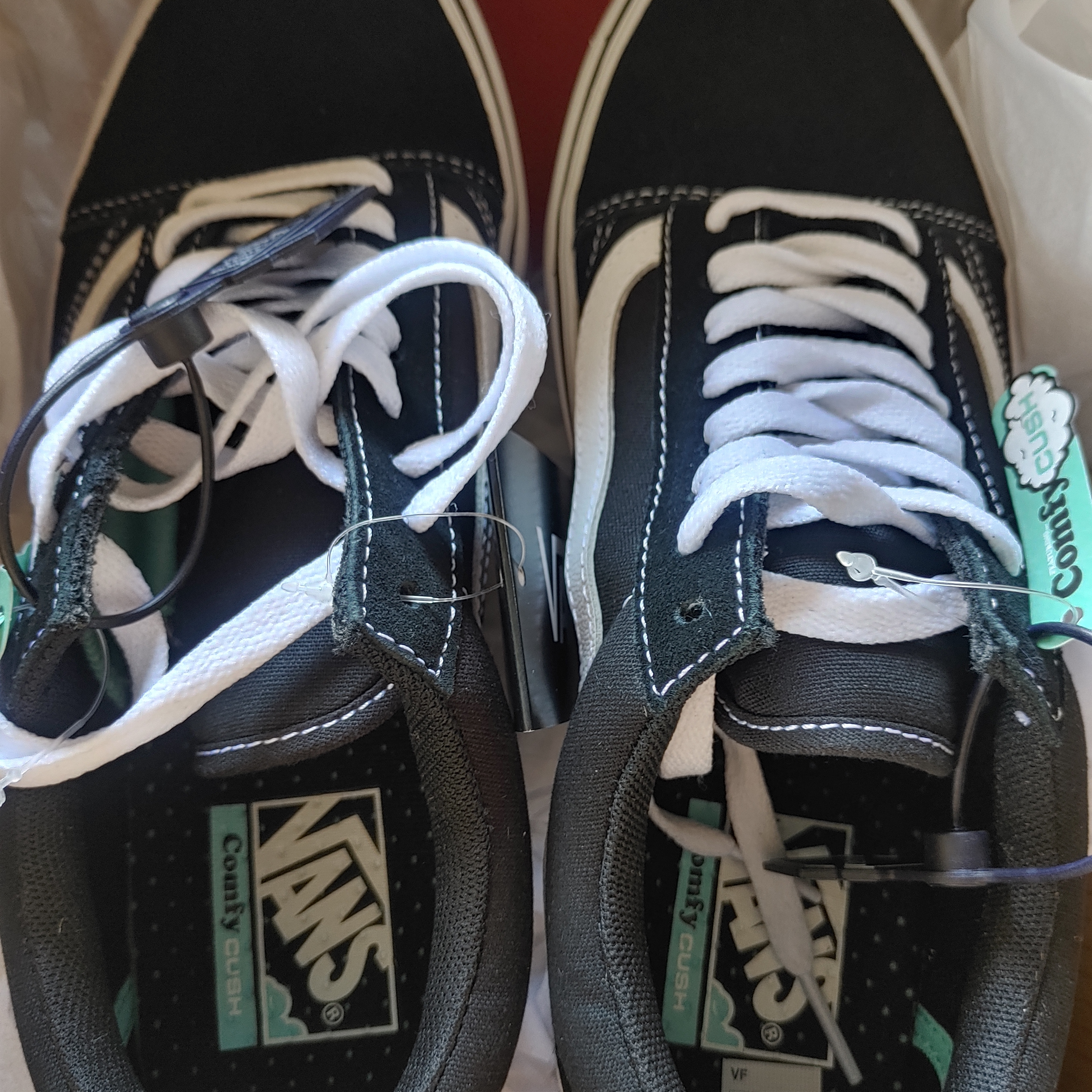 Vans ComfyCush Old Skool Black True white 착용 스타일