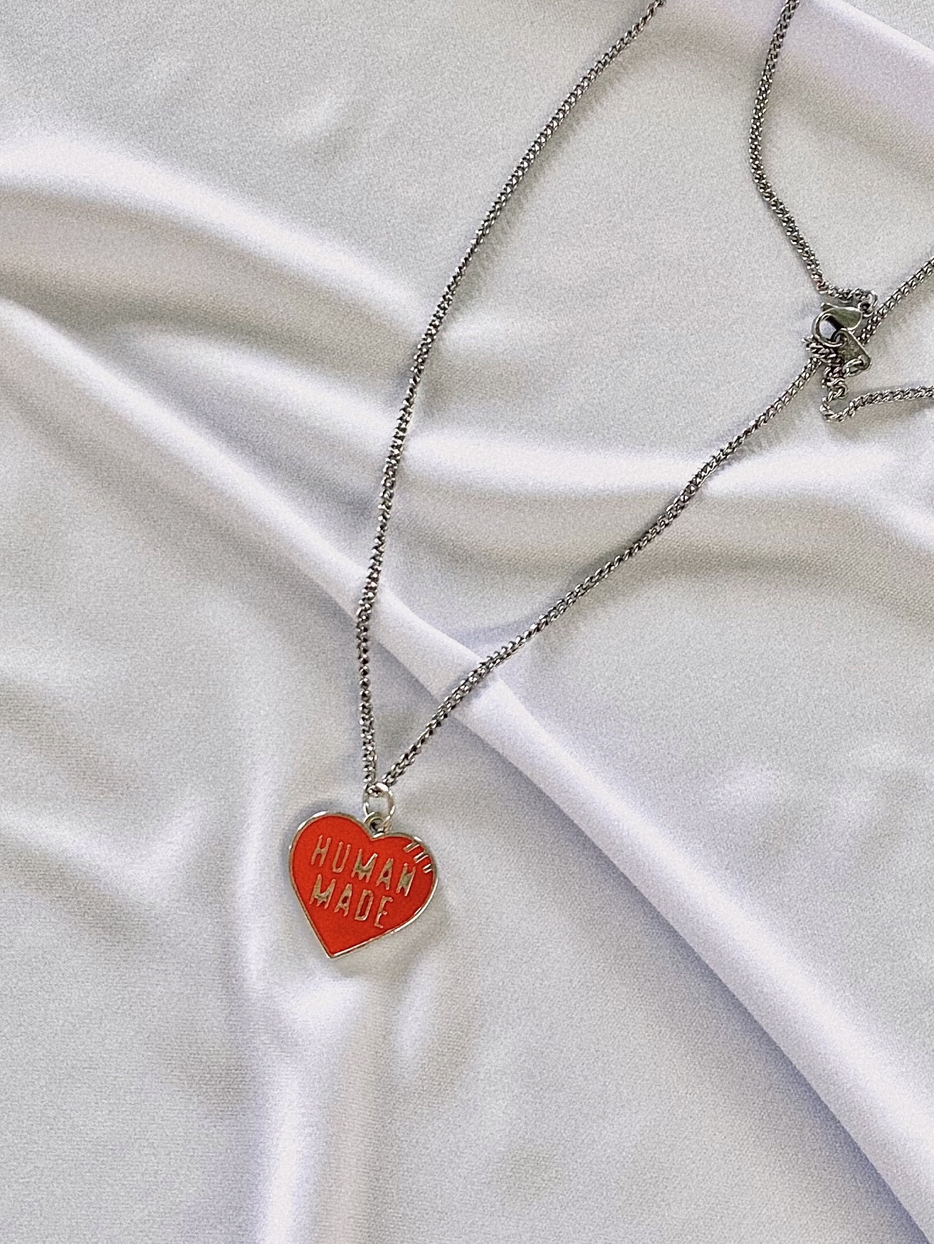 Human Made Heart Mini Keycharm Red 착용 스타일