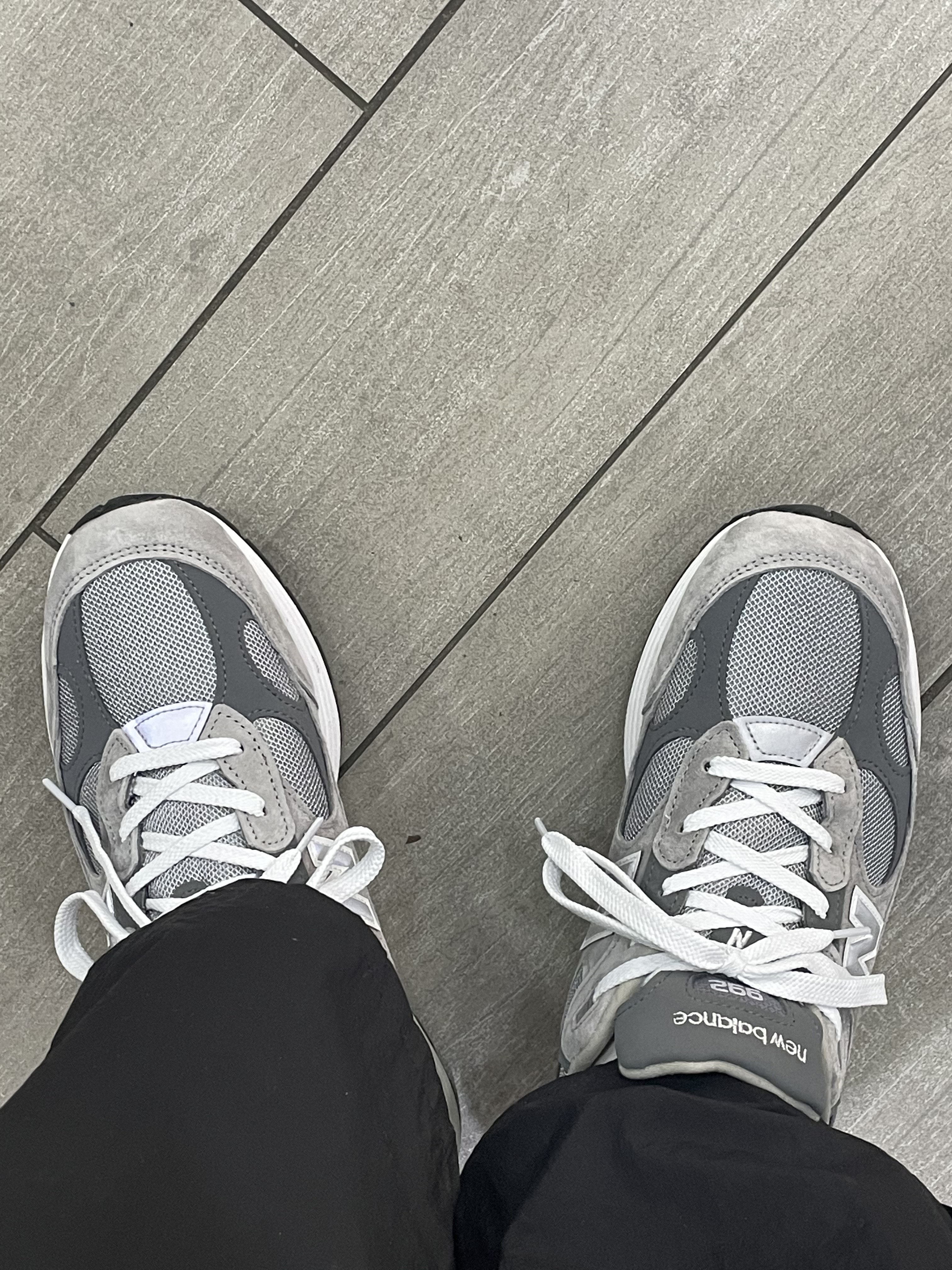 New Balance 992 Made in USA Grey - D Standard 착용 스타일 - 1
